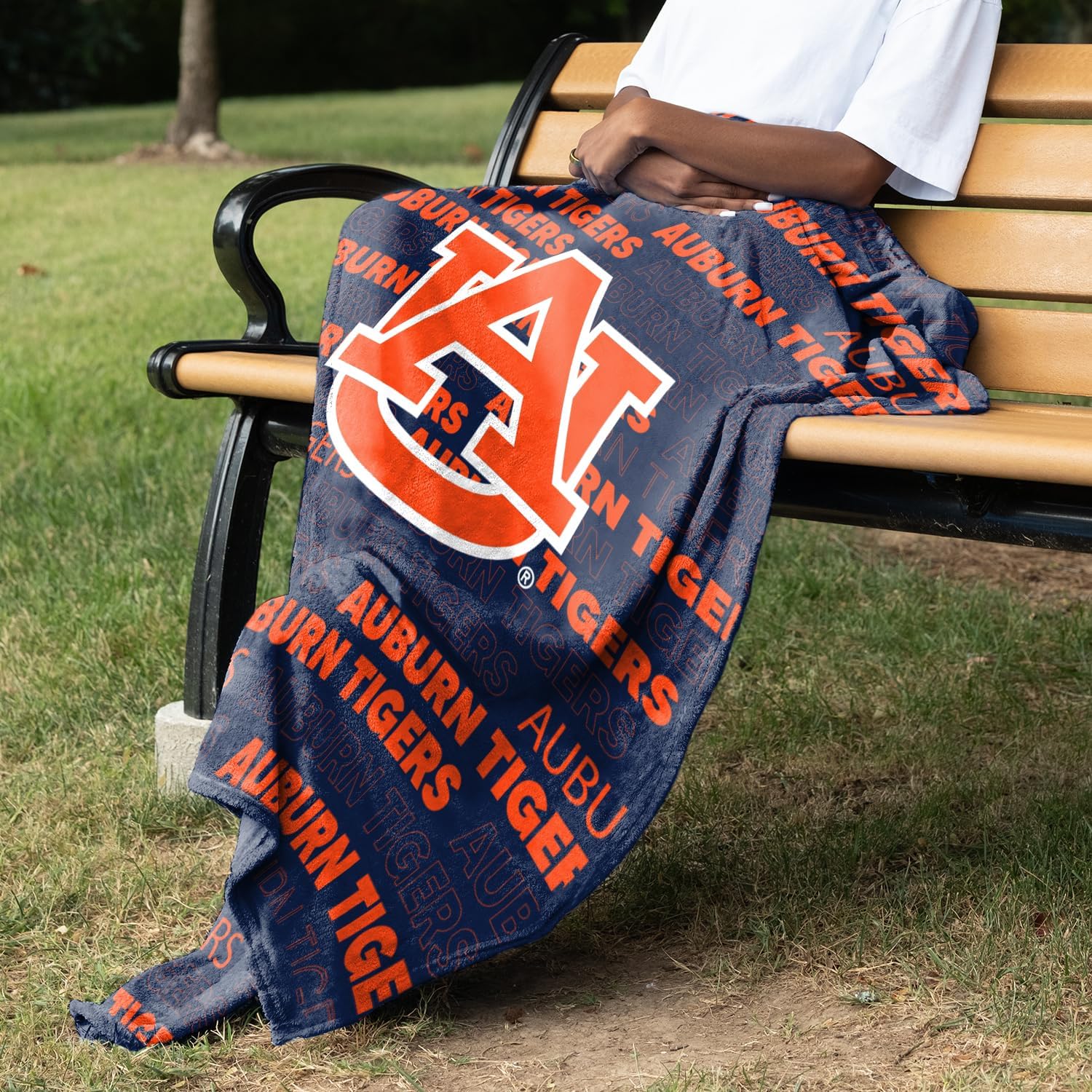 Logo Brands NCAA Classic Fleece Throw Blanket -50” x 60” Ultra-Soft Game Day Blanket with Bold Team Colors & Logo – Cozy College Team Bedding for Fans & Alumni - Image 3