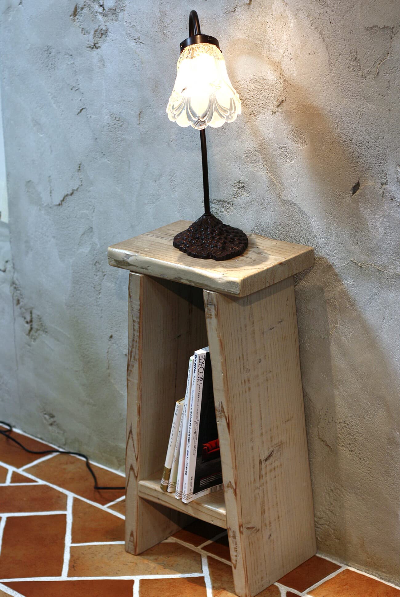 Amazon｜WOODPRO 古材 踏み台 スツール（中棚付き）高さ60cm×幅30cm