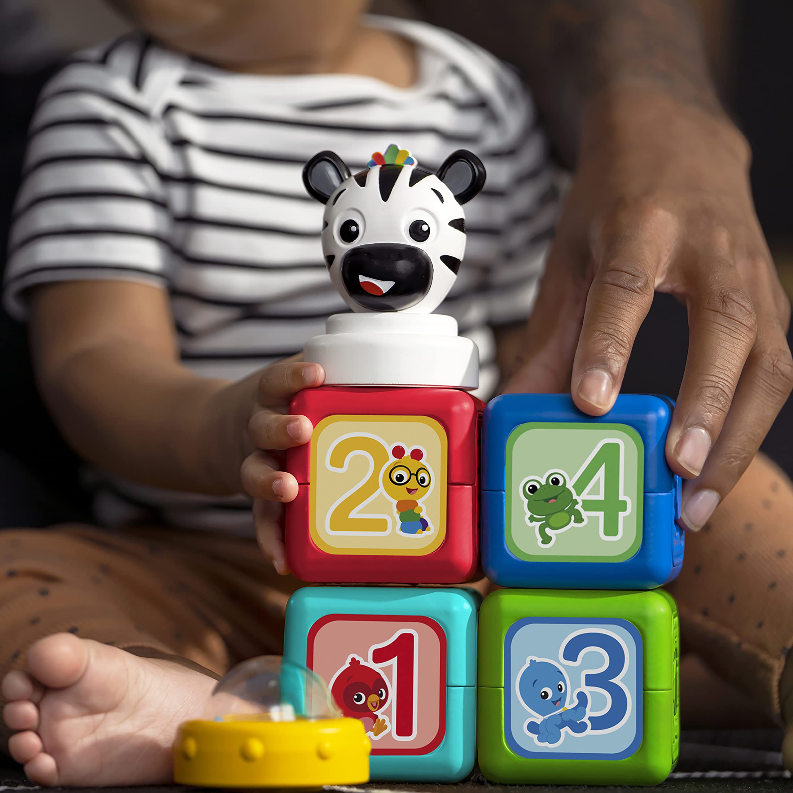 Baby Einstein Connectables Add & Stack Montessori magnetyczne bloki aktywności, w wieku od 6 miesięcy (6 sztuk), wielokolorowe, 16657