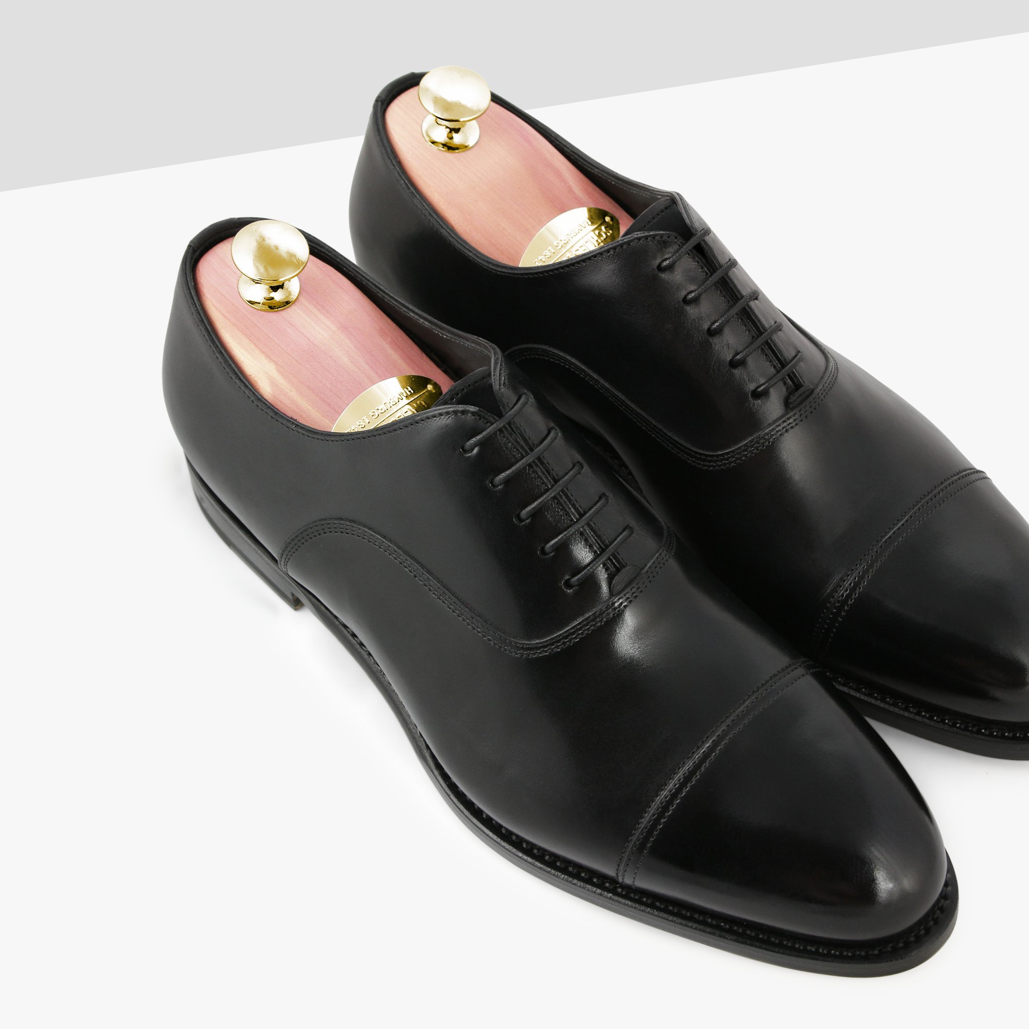 Schlesinger – 8 Paar Premium Herren Schuhspanner aus edlem Zedernholz für Lederschuhe und Sneaker. Modell König. Größe 39 – 48 in Silber oder Gold.