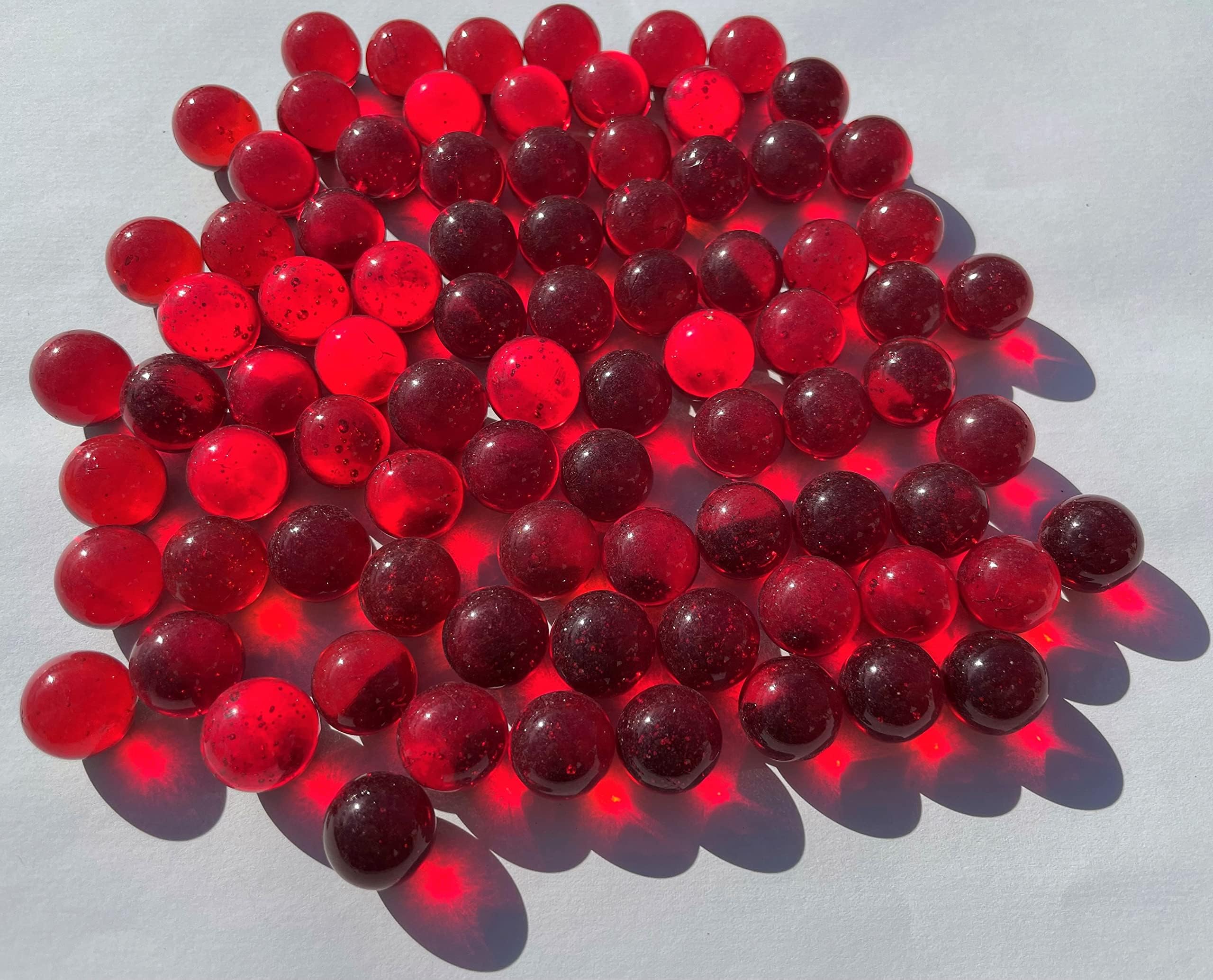 FAIRY TAIL & GLITZER FEE 90 biglie di vetro rosso – pietre di vetro trasparenti sfere di vetro 16 mm, circa 500 g – decorazioni trasparenti per vasi, decorazioni e idee fai da te