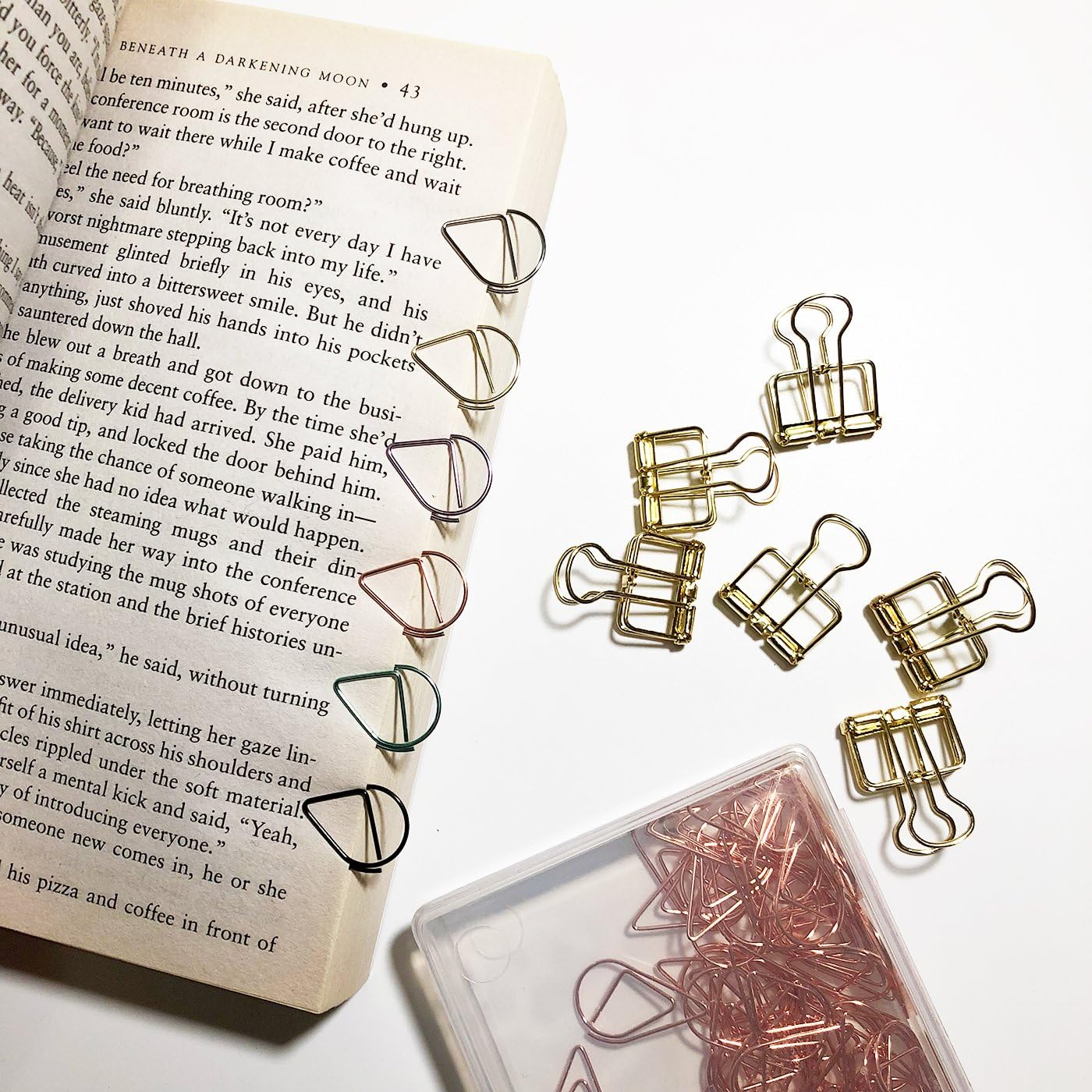 Pack of 100 multicolor metal bookmark and 6 gold binder clip Metal Drop-shaped Paper Clip bookmark,photo clip,wall poster clip，Lovely Office Supplies Decorations multicolour (Multicolor)