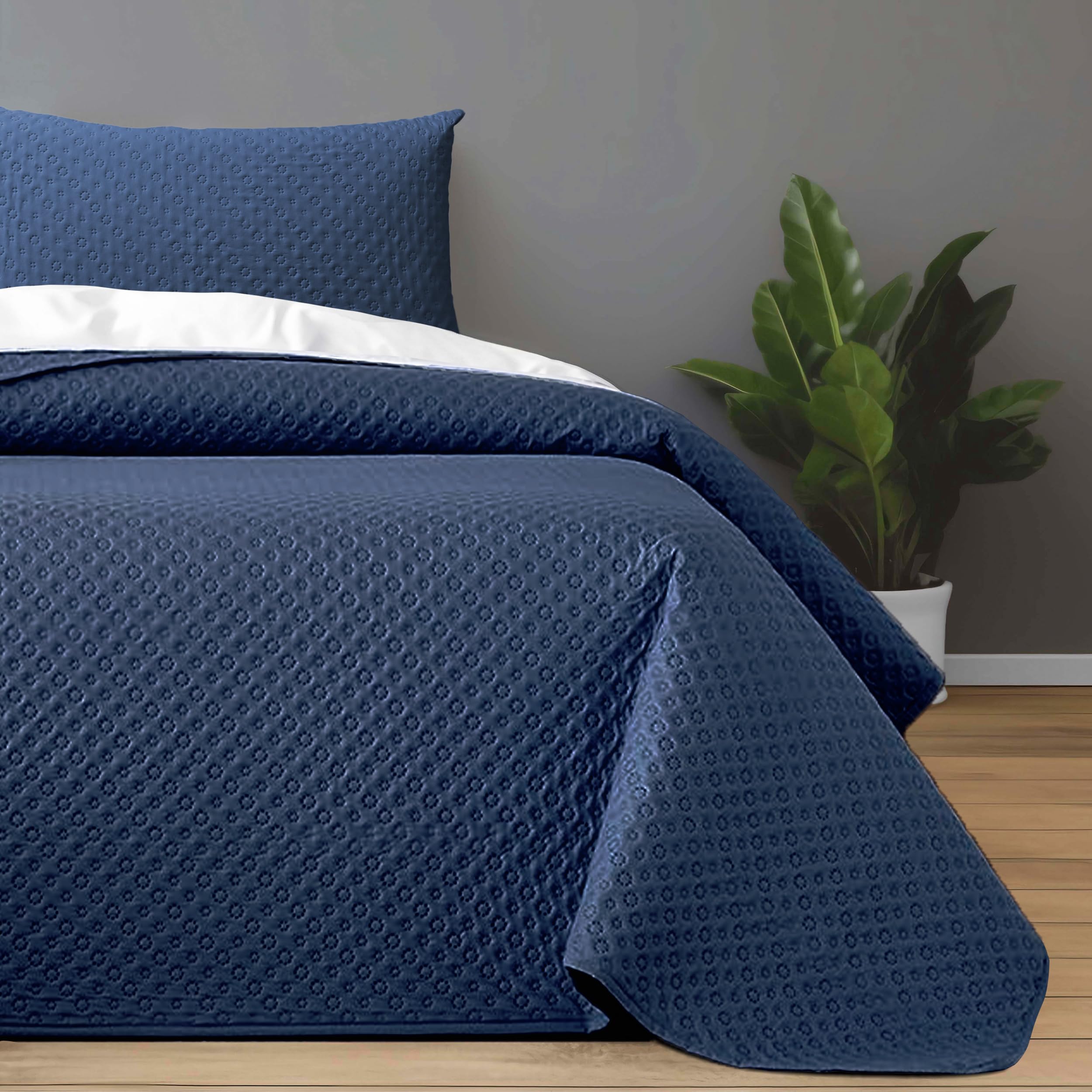 DALINA Textil - Colcha bouti para Verano y Entretiempo, Colcha para Cama 90-100% Poliester, Colcha Cubre Cama Fina, Suave, 180x265 Azul Marino con una Funda de Cojin 45x70cm