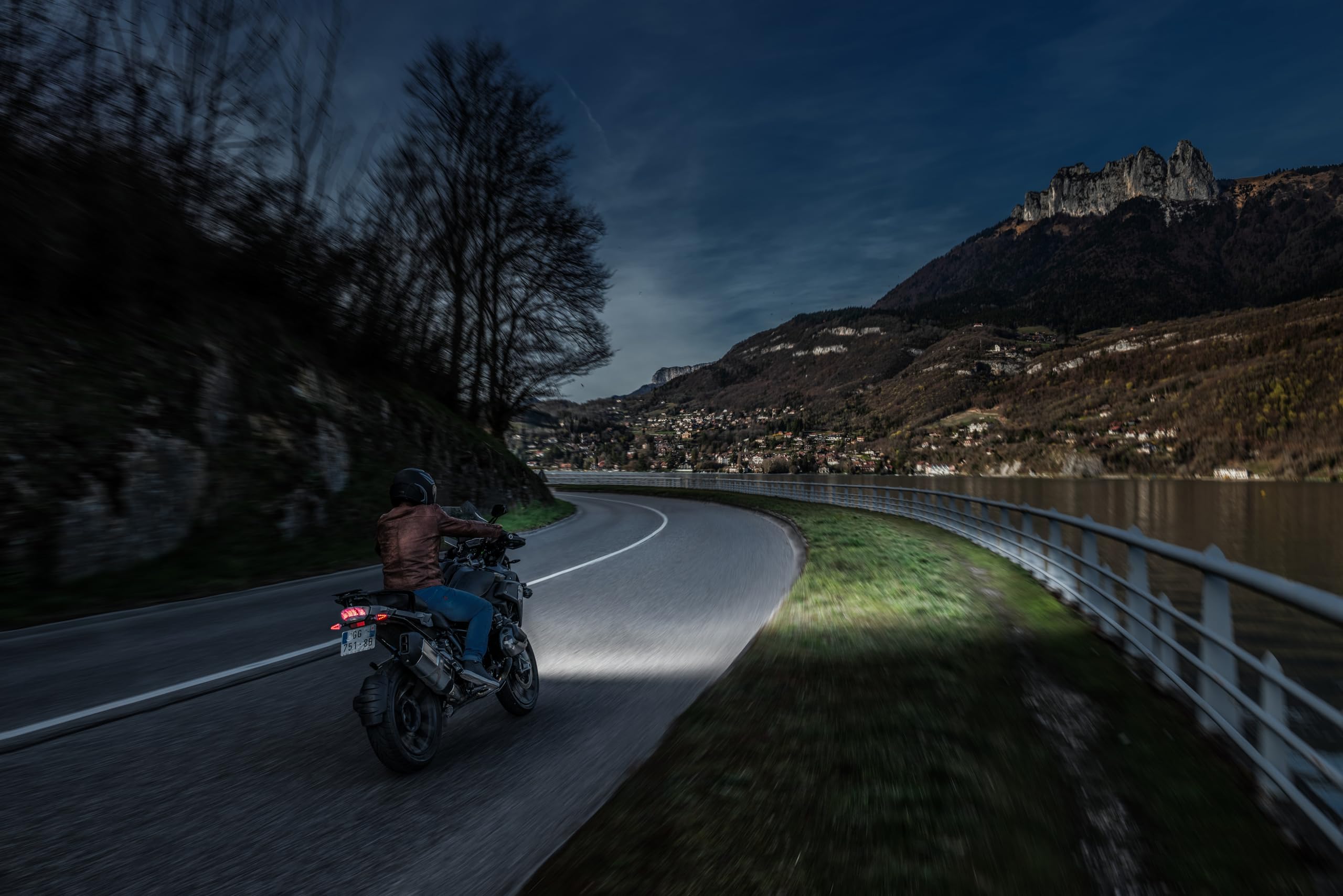 Philips Ultinon Pro6000 Boost Moto H7-LED Lampe LED homologuée*, +300% plus lumineuse**, 5800 K, design ultra compact