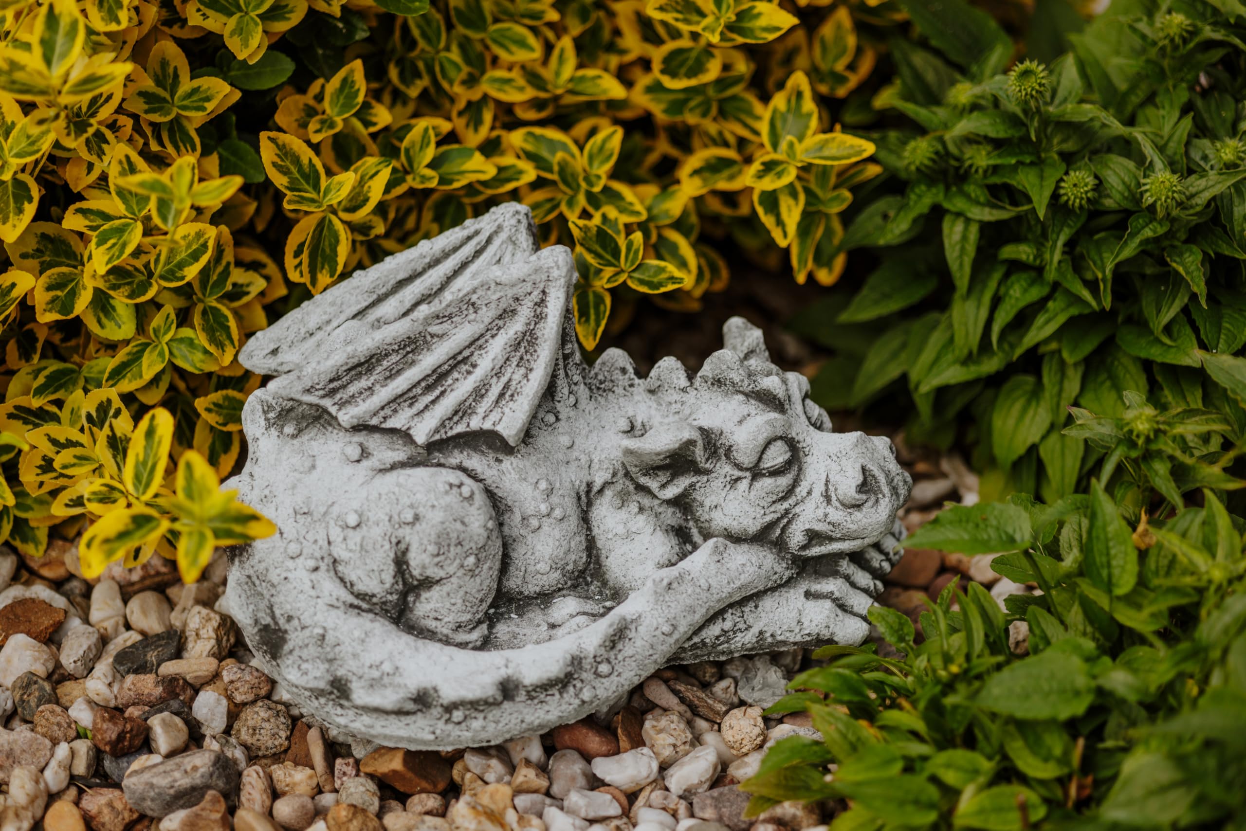 gartendekoparadies.de Schlafender Drache Steinfigur aus Steinguss, Grau, Frostsicher für Außenbereich, H. 17 cm, 7 kg