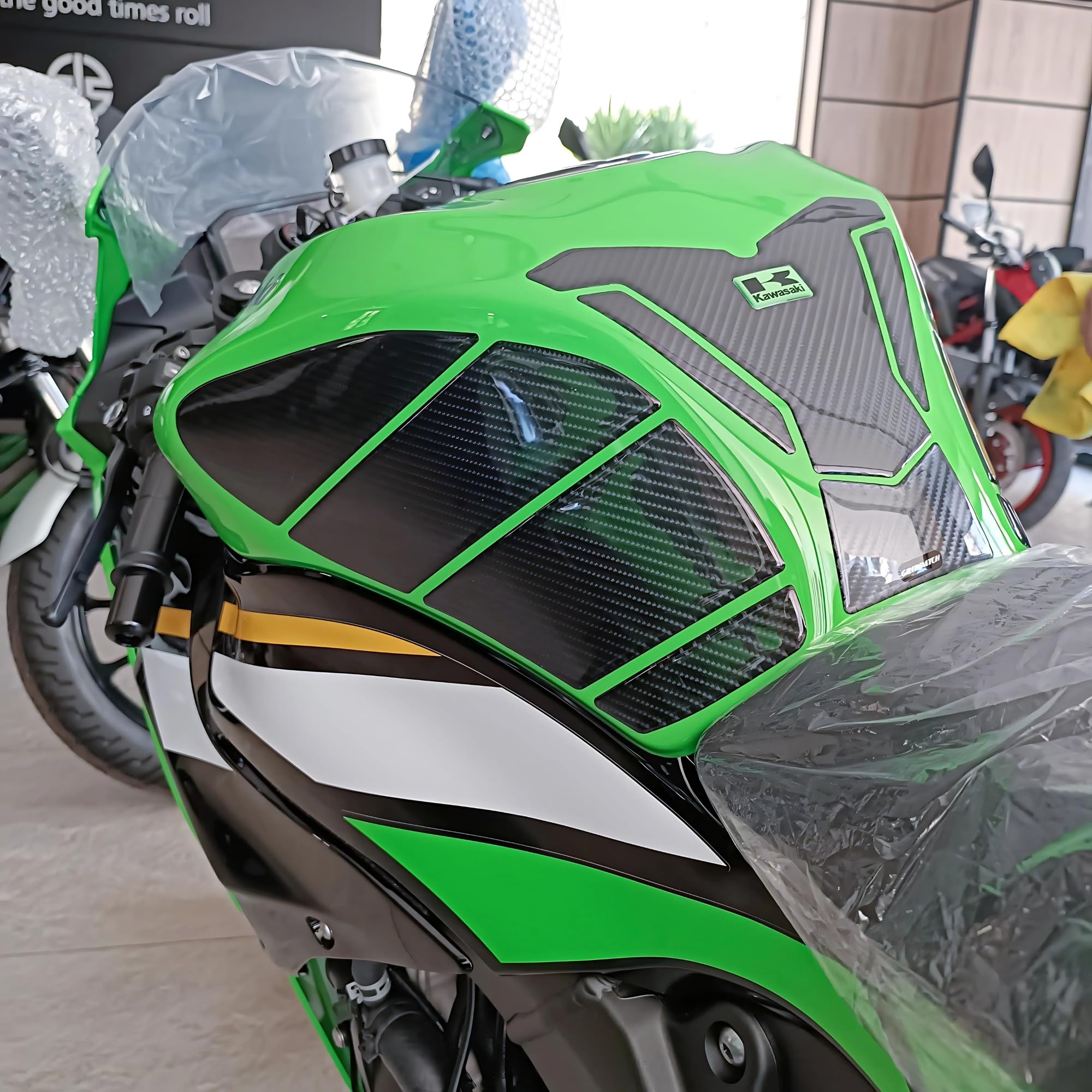 GRIPPATCH Tank Pad, Kawasaki ZX-6R 2025 ile Uyumlu Kaydırmaz Depo