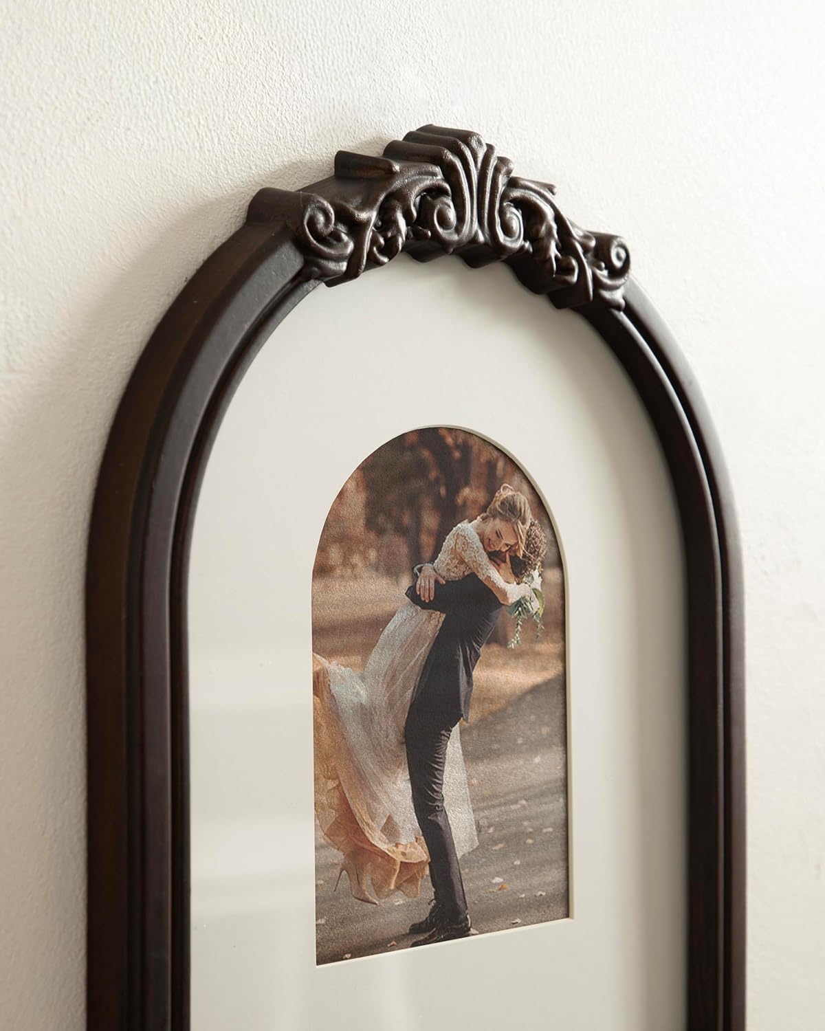 Kate and Laurel Arendahl Three-Piece Picture Frame Set, Dark Brown, Set of 3, Varying Sizes, Vintage Rectangle and Arched Photo Frame Set for Use as Gallery Wall Frames