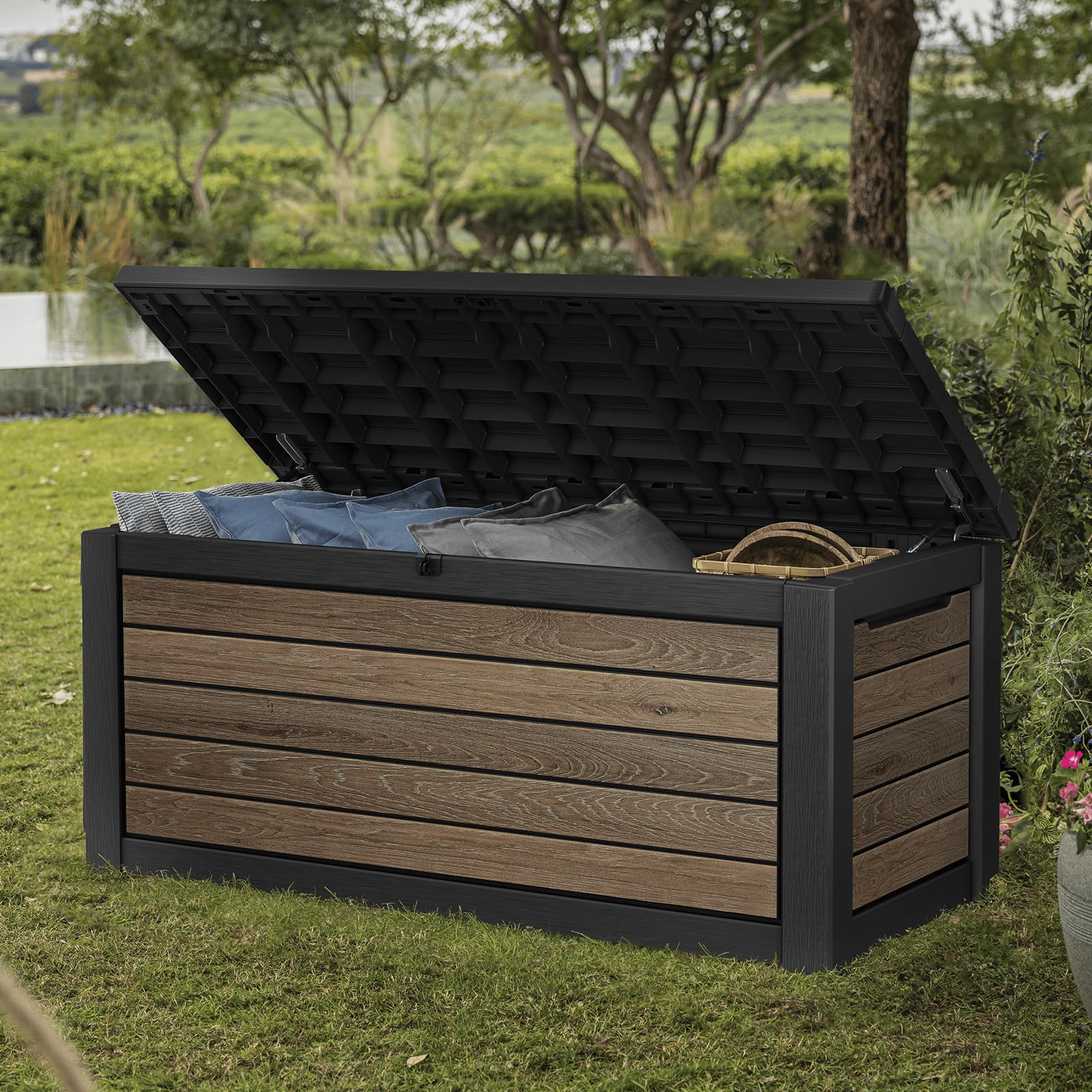 Keter Northwood Contenitore per cuscini 623 litri impermeabile ventilato coperchio molle gas 250 kg