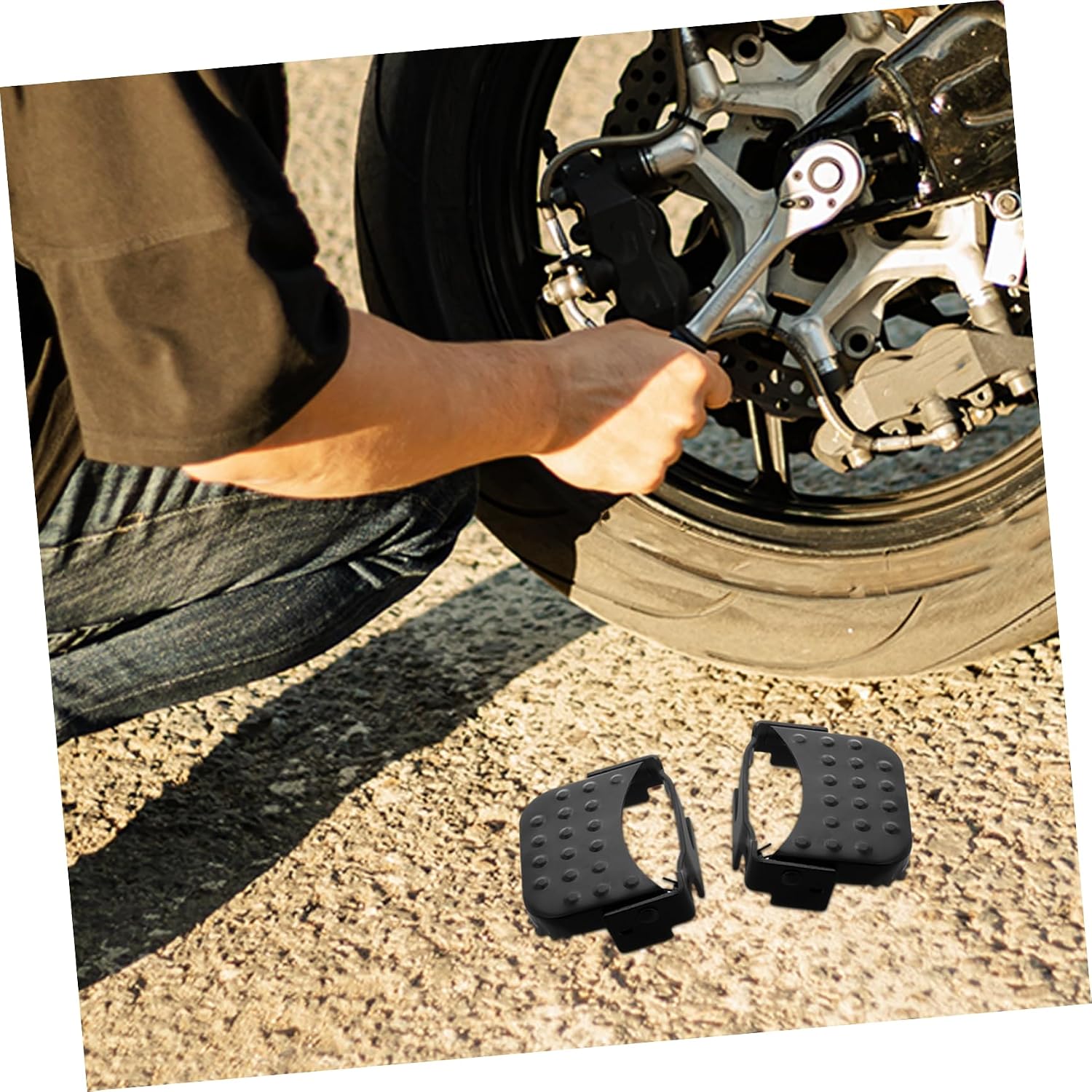 2pcs Foldable Iron Rear Foot Pegs for Mountain Bikes and Motorcycles