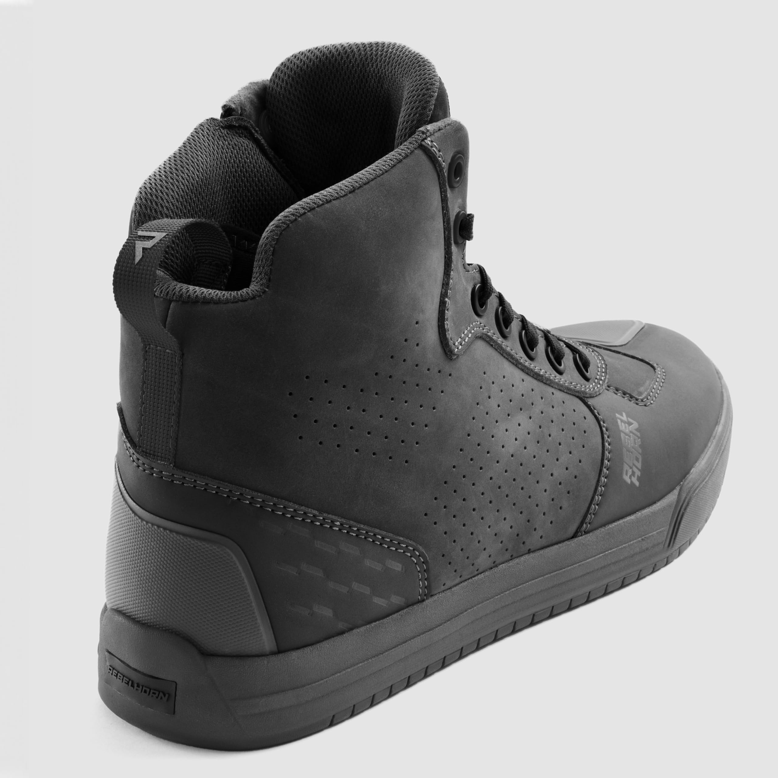 REBELHORN Spike Motorradstiefel Herren und Damen | Perforiertes Leder | Knöchel, Zehen und Fersenschutz | Langer Reißverschluss | Größen bis 48