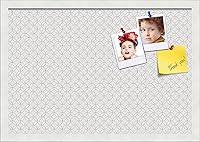 Vista 120 de PinPix Tablero de anuncios de corcho de 12 x 12 pulgadas. Este tablero decorativo enmarcado viene con diseño de círculos B W y un marco blanco