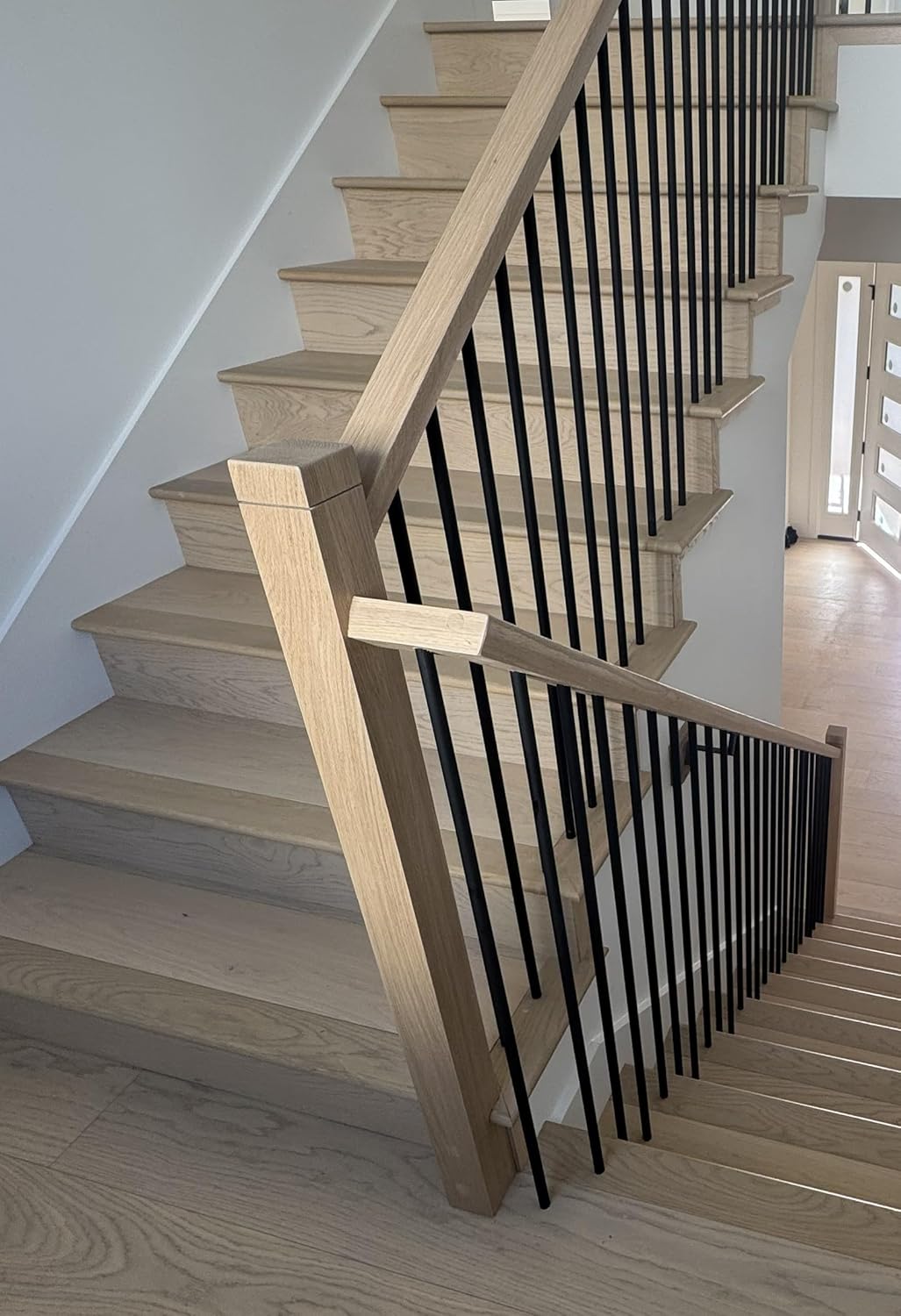 350N - Notched Newel - 3 1/2" x 48" - Clean Routed Design (Red Oak)