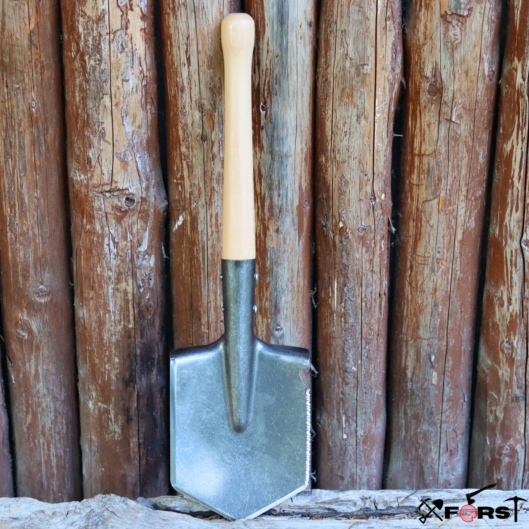 Xforst FS1 Pelle bêche de survivalisme Camping avec Manche en Bois et Housse – avec Lame en Acier Tranchante et Poignée en Bois Ergonomique, Idéale pour Le Jardin, Le Camping et la Survie