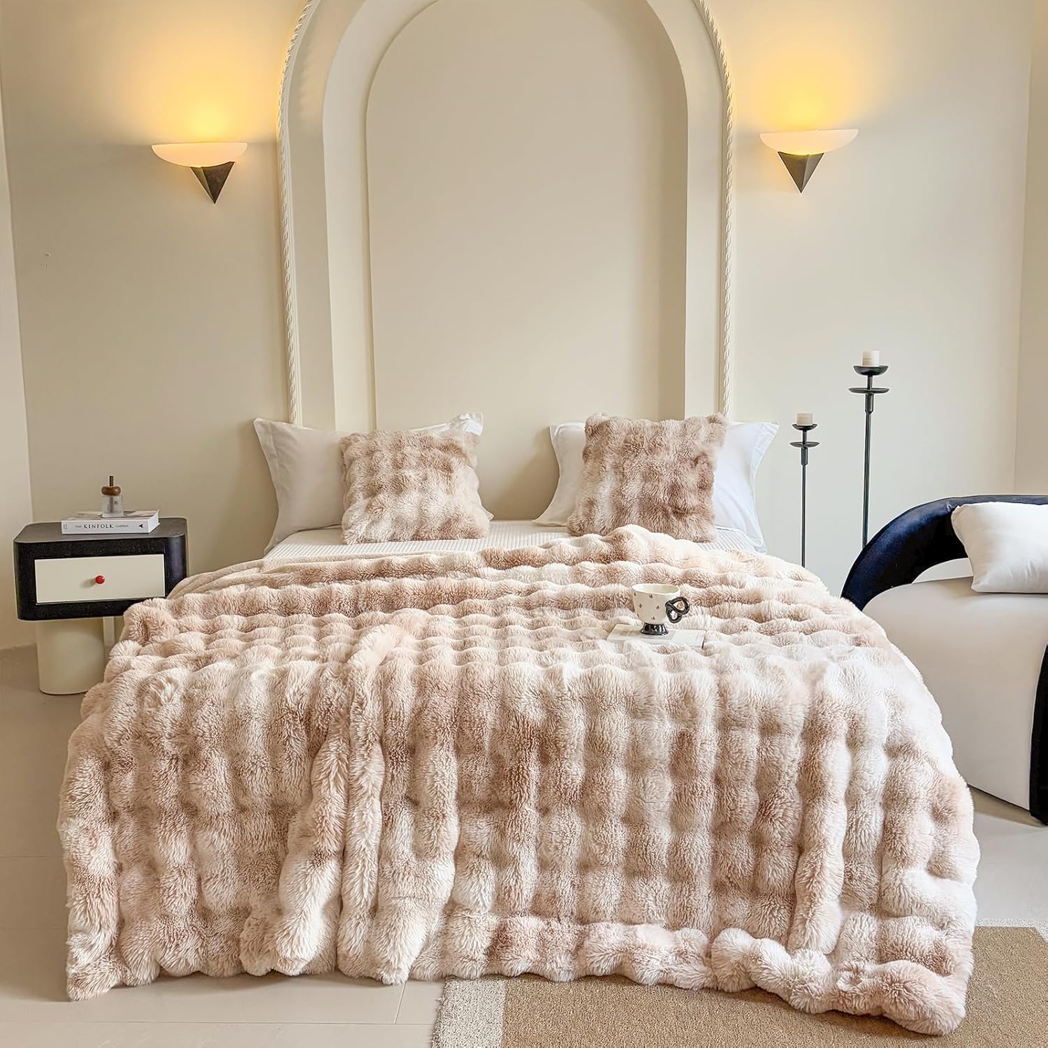 Bunny Blanket for Women, Faux Rabbit Fur Throw Blanket, Fluffy Warm Plush Thick Bubble Blanket for Bed Sofa Living Room Couch, Soft Cozy Furry Blankets (Beige,100x160cm(39x63inch))