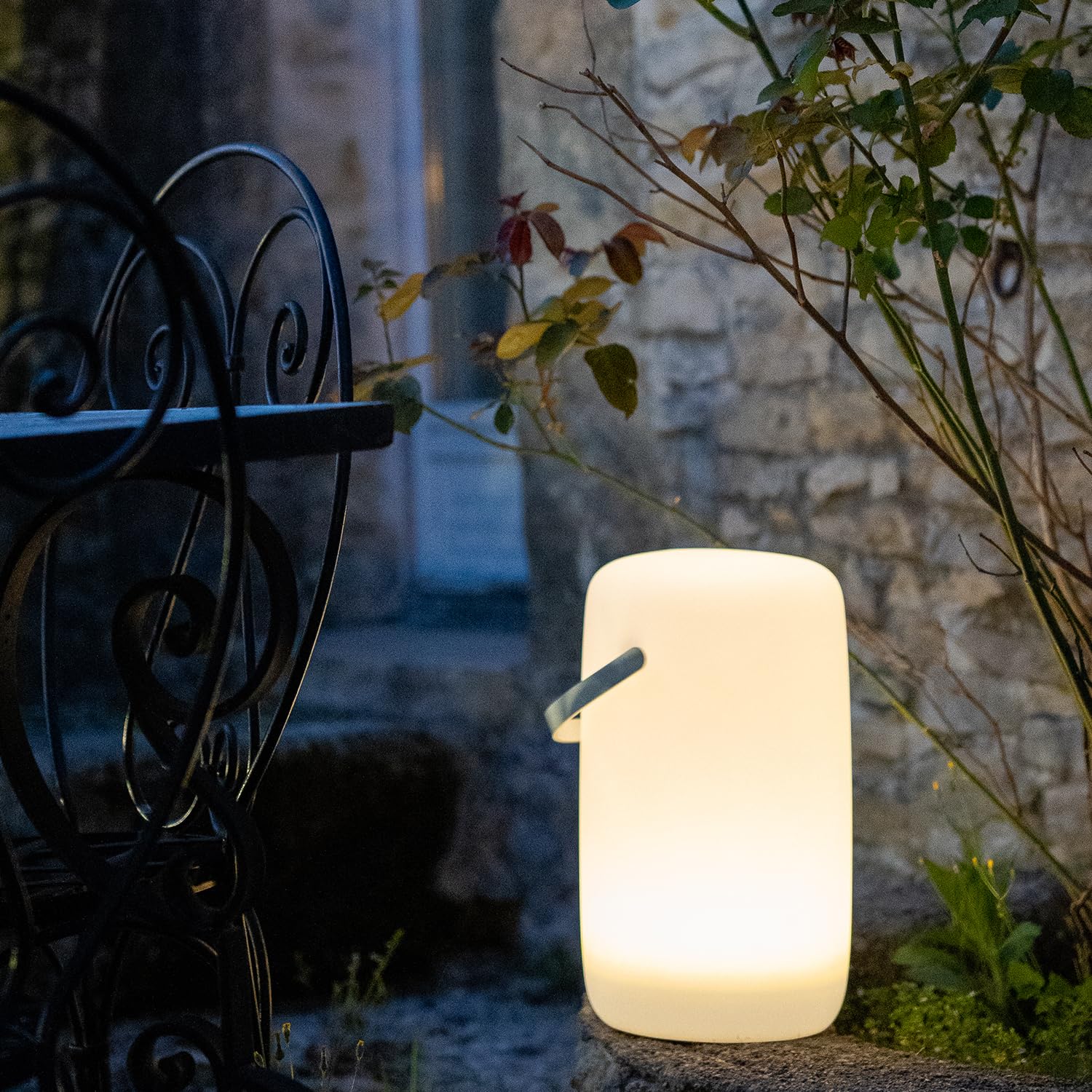 GuirLED Lampe Nomade d'extérieur Solaire & Secteur RGB+W 100% Autonome & Télécommandé