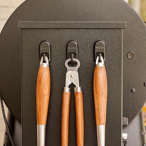 Miniatura 7 de Paquete de 3 ganchos magnéticos para parrilla de pellets para ahumar, se fijan a la tolva de pellets para colgar tus utensilios y accesorios de