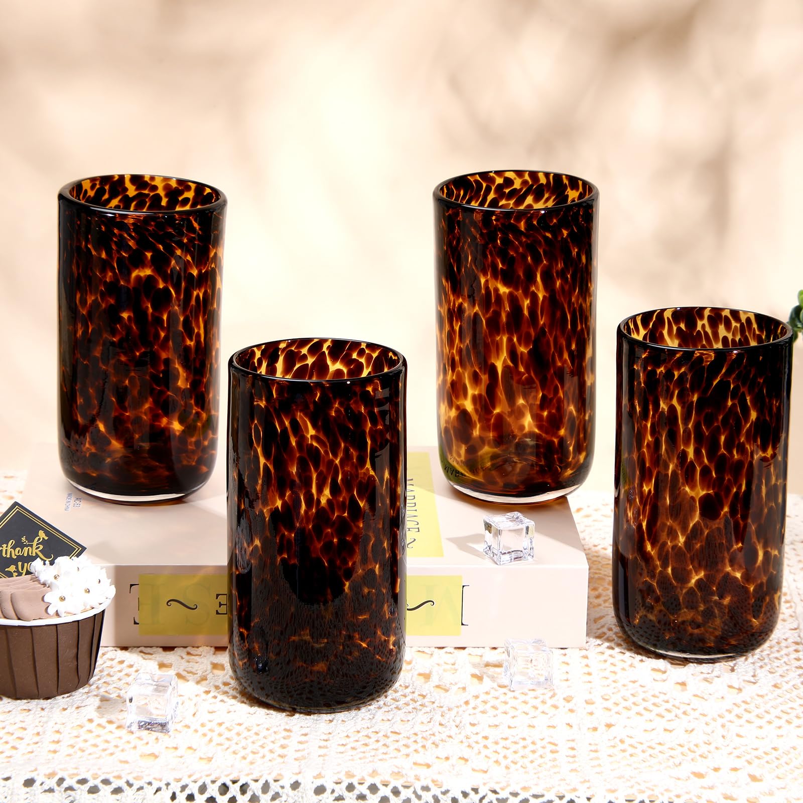 Honeydak Set mit 4 braunen Gläsern mit Schildkröten-Leopardenmuster, 473 ml, stilvolle Cocktailbecher ohne Stiel, Glaswaren, ideal für Gin, Tequila, Wodka, Softdrinks