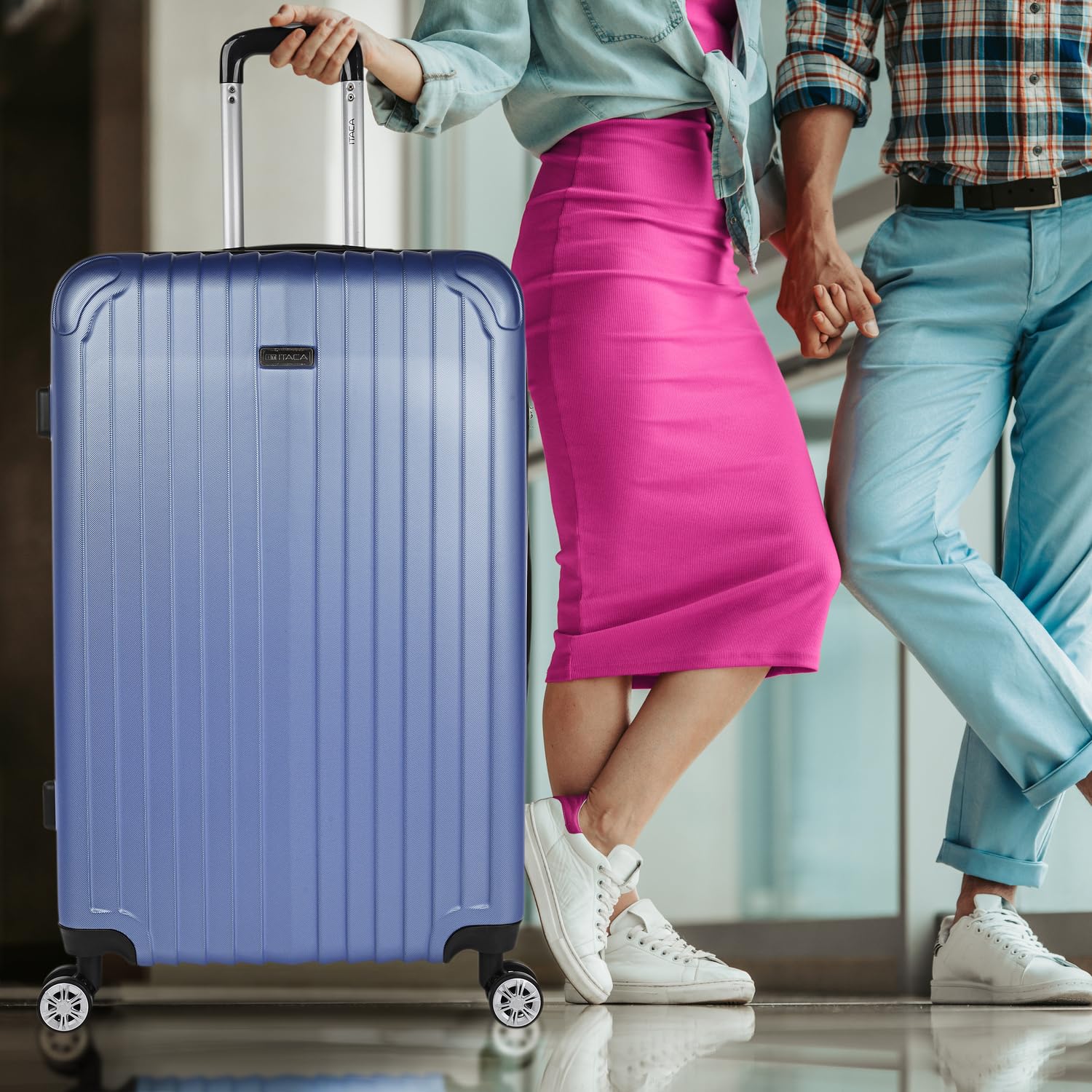 ITACA - Großer Koffer, Koffer Hartschale Und Koffer Mit Rollen Für Komfortable Reisen Mit Stabiler Bauweise, Modernem Design Und Sicherem Transport Zahlenschloss Erweiterbar., Saphirblau
