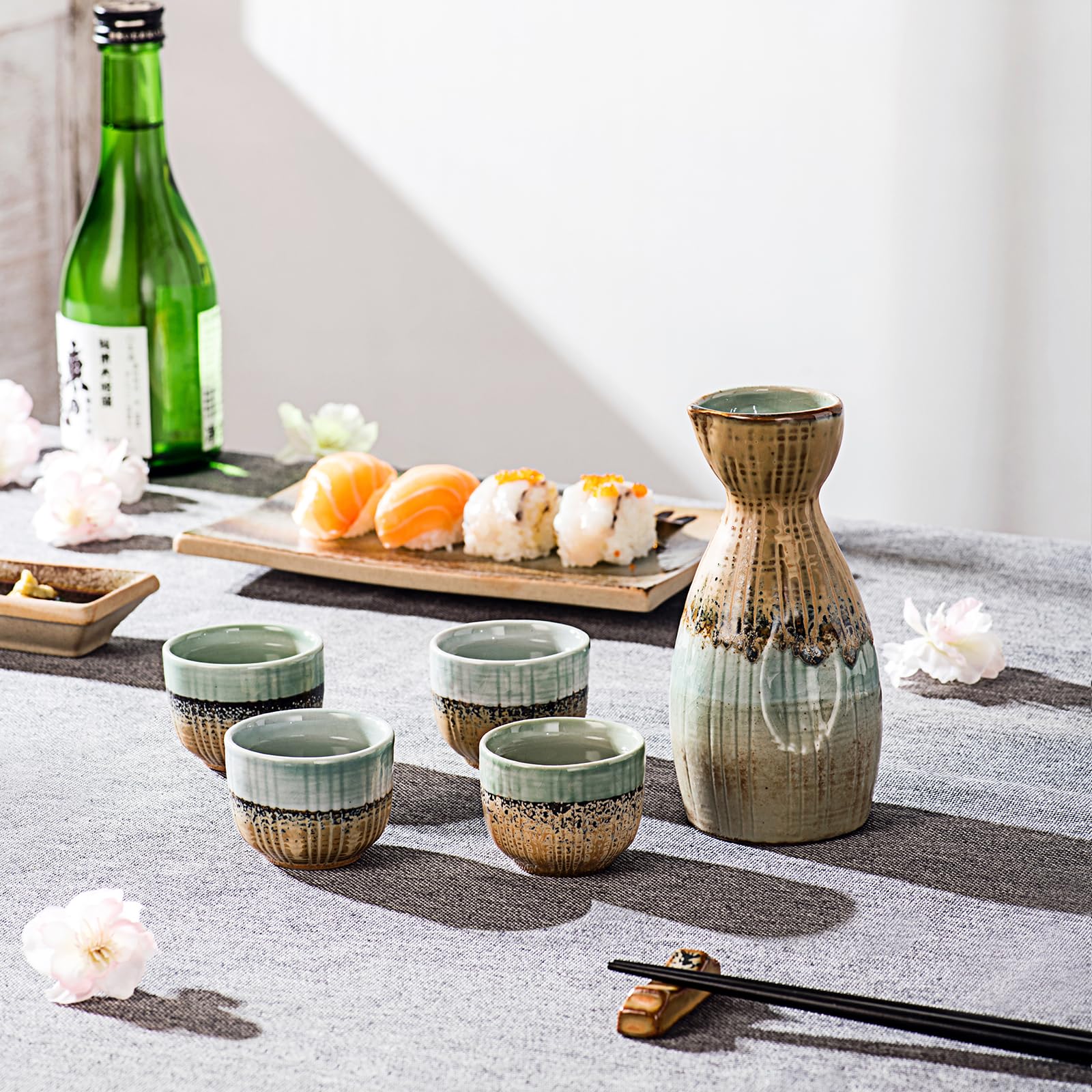 UNICASA Sake Set Keramik Mit Becher und Wein Topf für Wärmeren - 1 Sake-Topf 4 Sakebecher, Hellblau