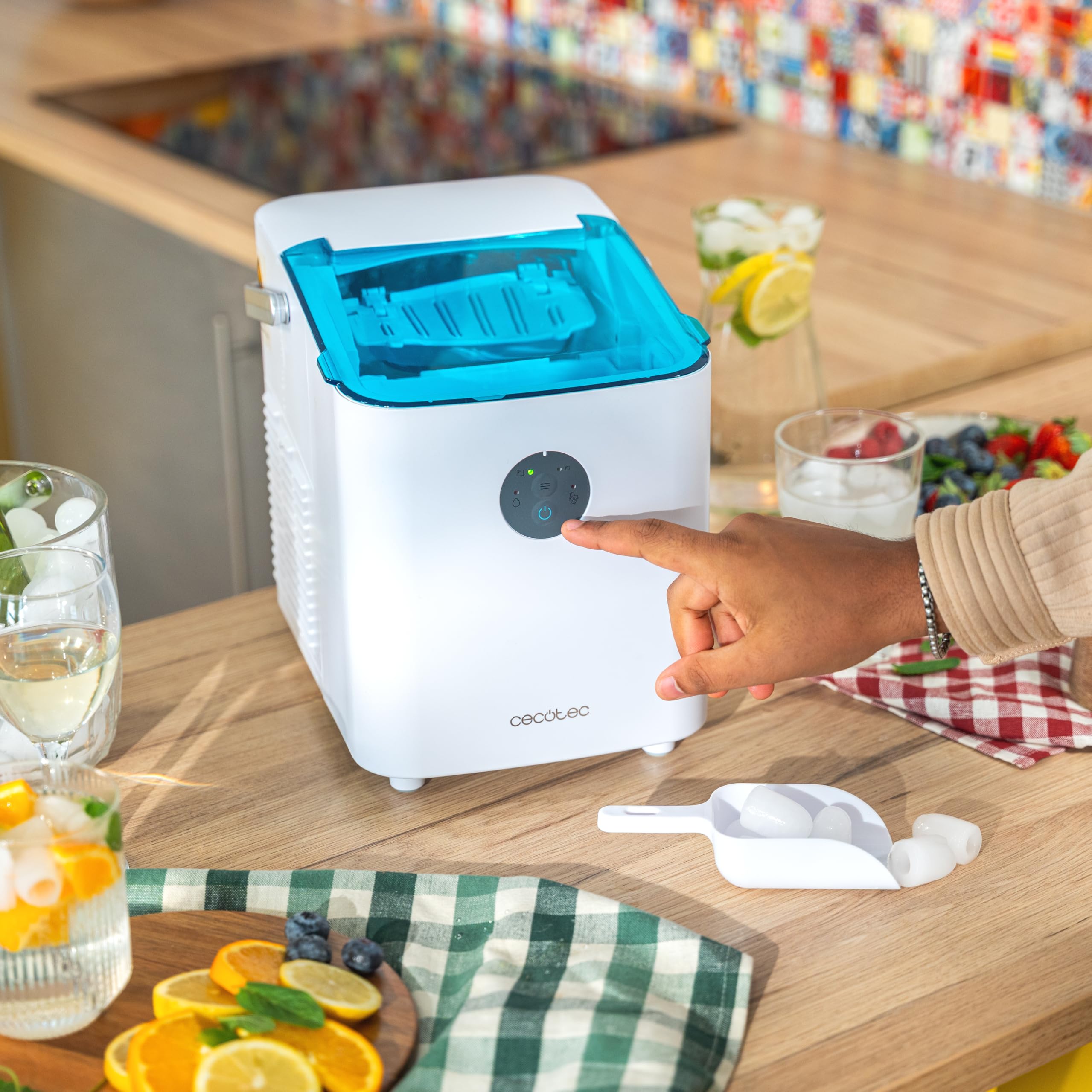 Cecotec Macchina Ghiaccio 12 Kg con Finestra Chillin' Ice 1200 Go. 120W, Ice Maker, Capacità Produzione Giornaliera 12 kg, Ghiaccio pronto in 6-8 minuti, 2 Dimensioni di Cubetti, Controllo Semplice