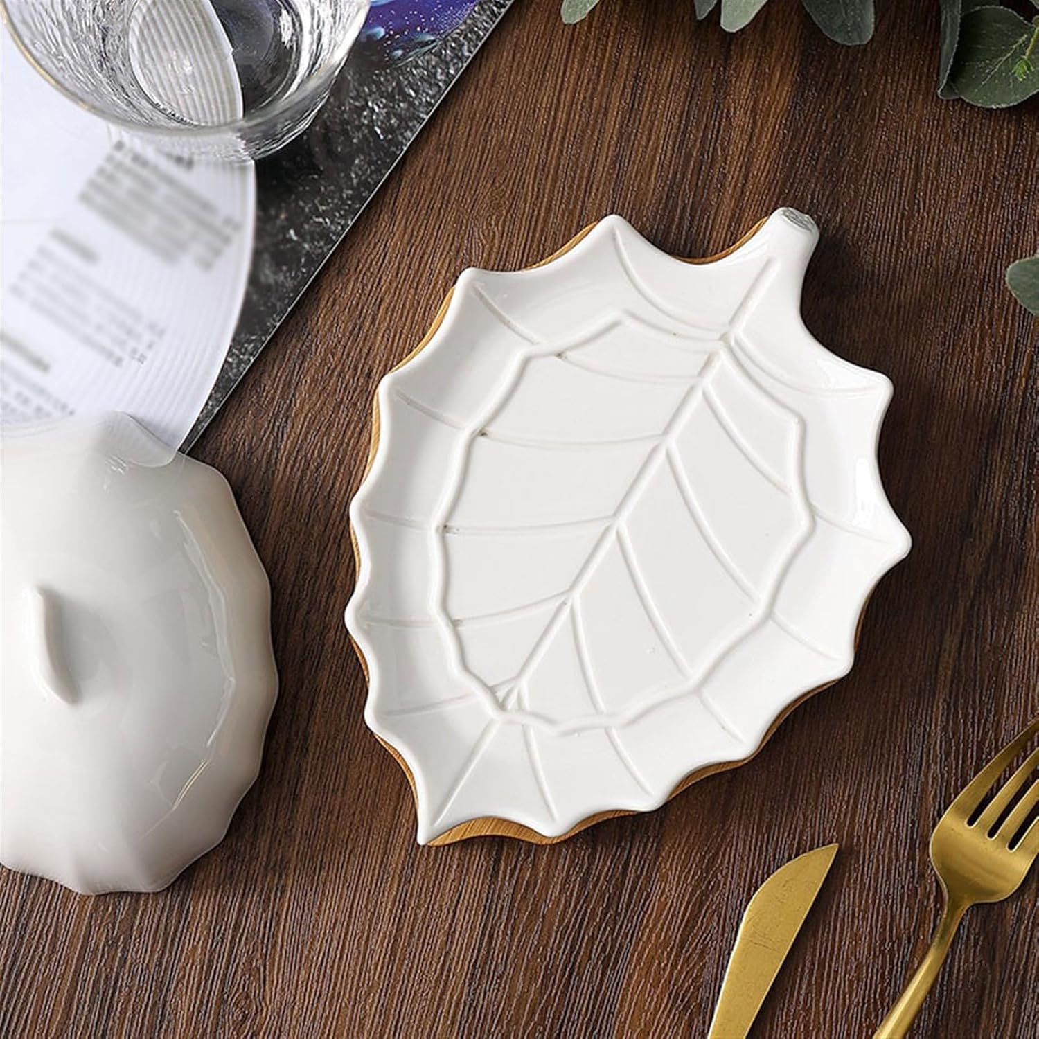 Butter Container Creative Leaf Shape Western Cheese with Lid Butter Box Snack Plate Scandinavian Style Ceramic Butter Dish for All Types of Butter (Size : Small), XXCCHH-2021