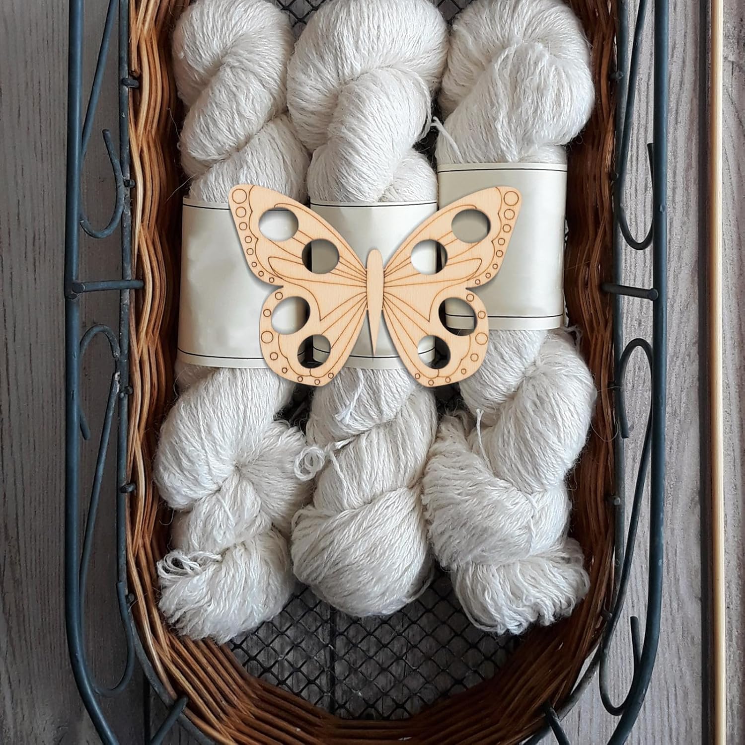 JEWEDECO 2pcs Butterfly Wooden Thread Organizer Cross-Stitch Floss Storage Board for Embroidery Craft DIY Winding and Threading Tool