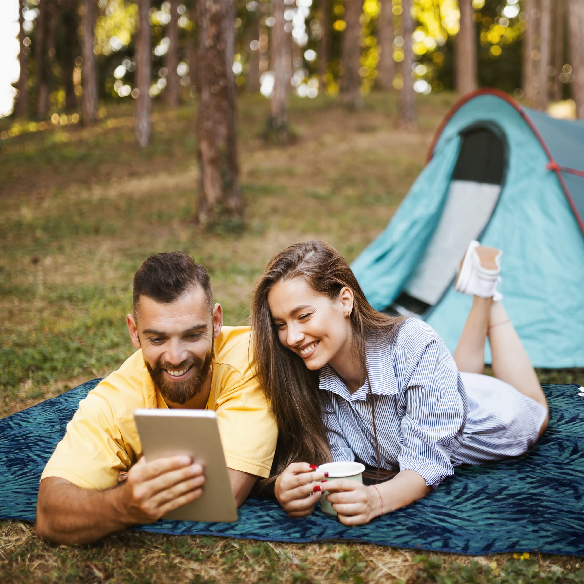 Wasserdichte Outdoor-Decke mit Tasche, verstaubar, groß, gesteppt, Campingdecke, maschinenwaschbar, winddicht, sanddicht, Stadion-Decke für Hunde, Picknick, Indoor, alle Jahreszeiten