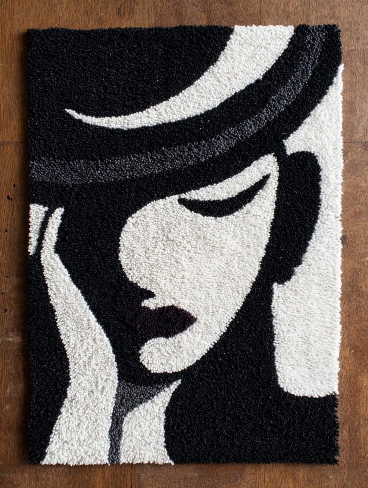 XDEGHUANGSS Latch Hook Rug Kit Black and White Woman Pre-Printed Handmade Carpet Crochet Yarn Craft DIY Hook and Latch Door Mat Tapestry for Home Floor Decoration 52x38cm