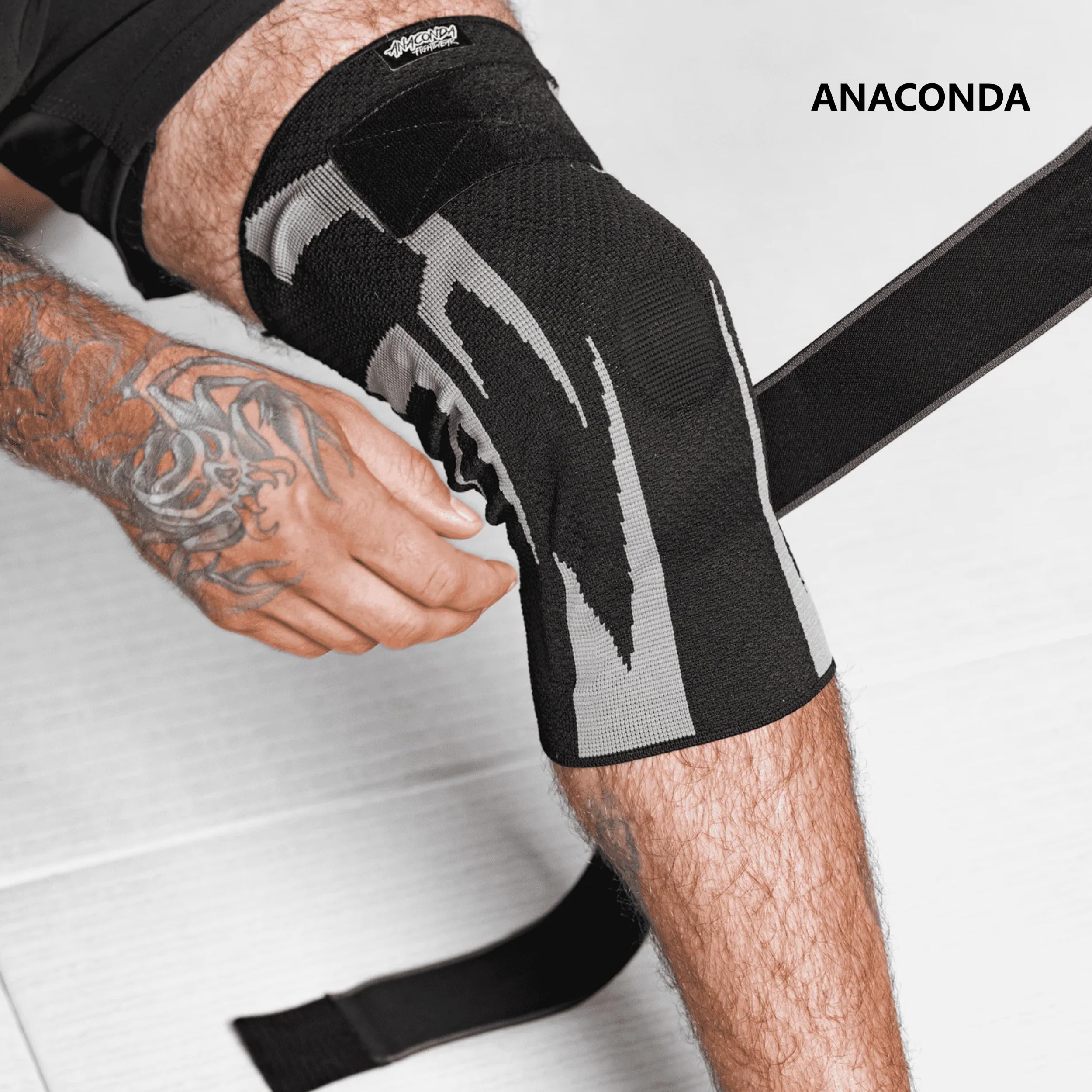 Anaconda Fightwear - Rodillera estabilizadora - Manga de soporte de compresión con estabilizadores de resorte para absorción de impactos y salud de las articulaciones - Se adapta a la pierna izquierda