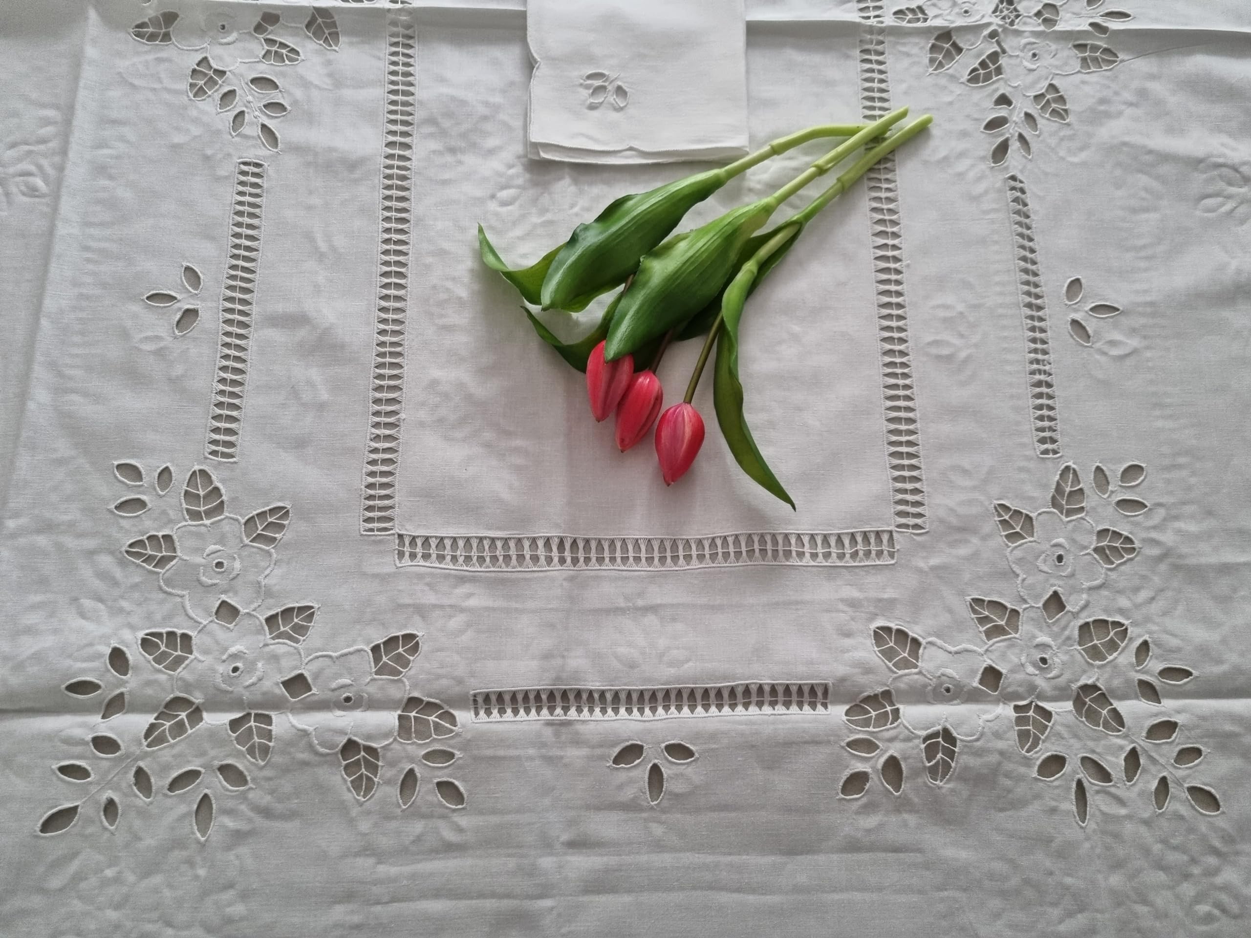 Secret Sea Collection, Petite Nappe Brodée à La Main (91,4 X