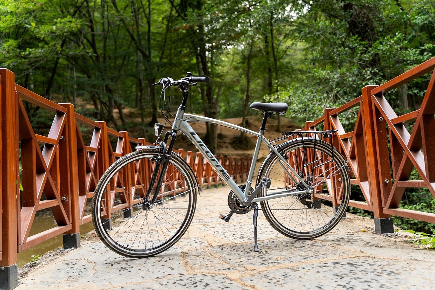 Licorne Bike Trekking Bike 28" 21 Gang Schaltung Citybike