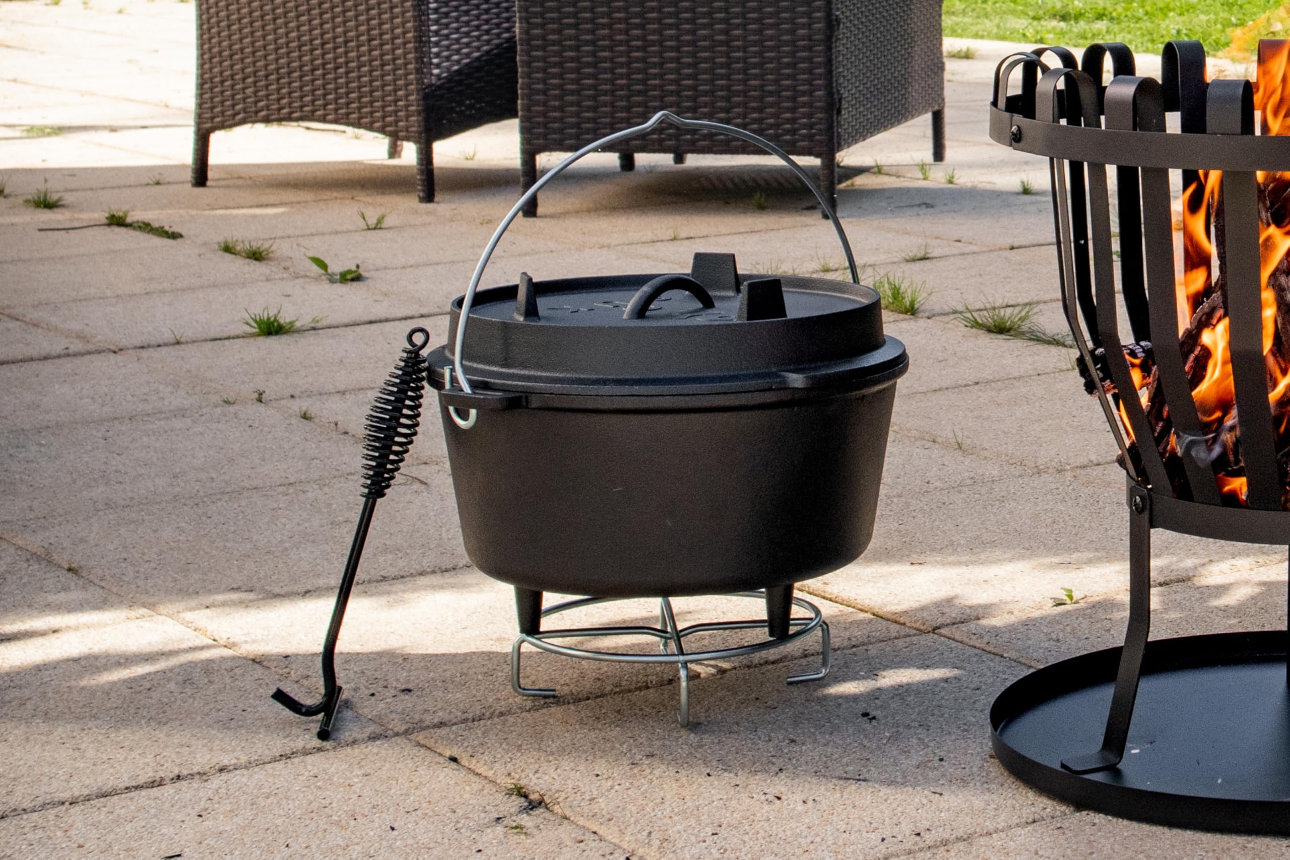 Dutch Oven Set 6 L Gusstopf Gusseisen Feuertopf Deckelheber Edelstahl Untersetzer