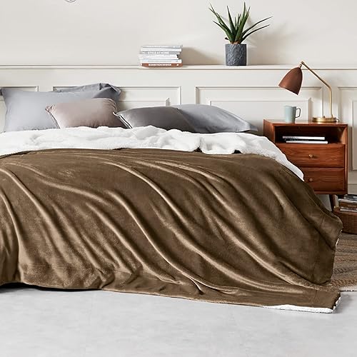 Miniatura 3 de Bedsure Manta de tamaño Queen de vellón sherpa para la cama, manta gruesa y cálida para el invierno, suave y mullida, para el otoño, color camello,