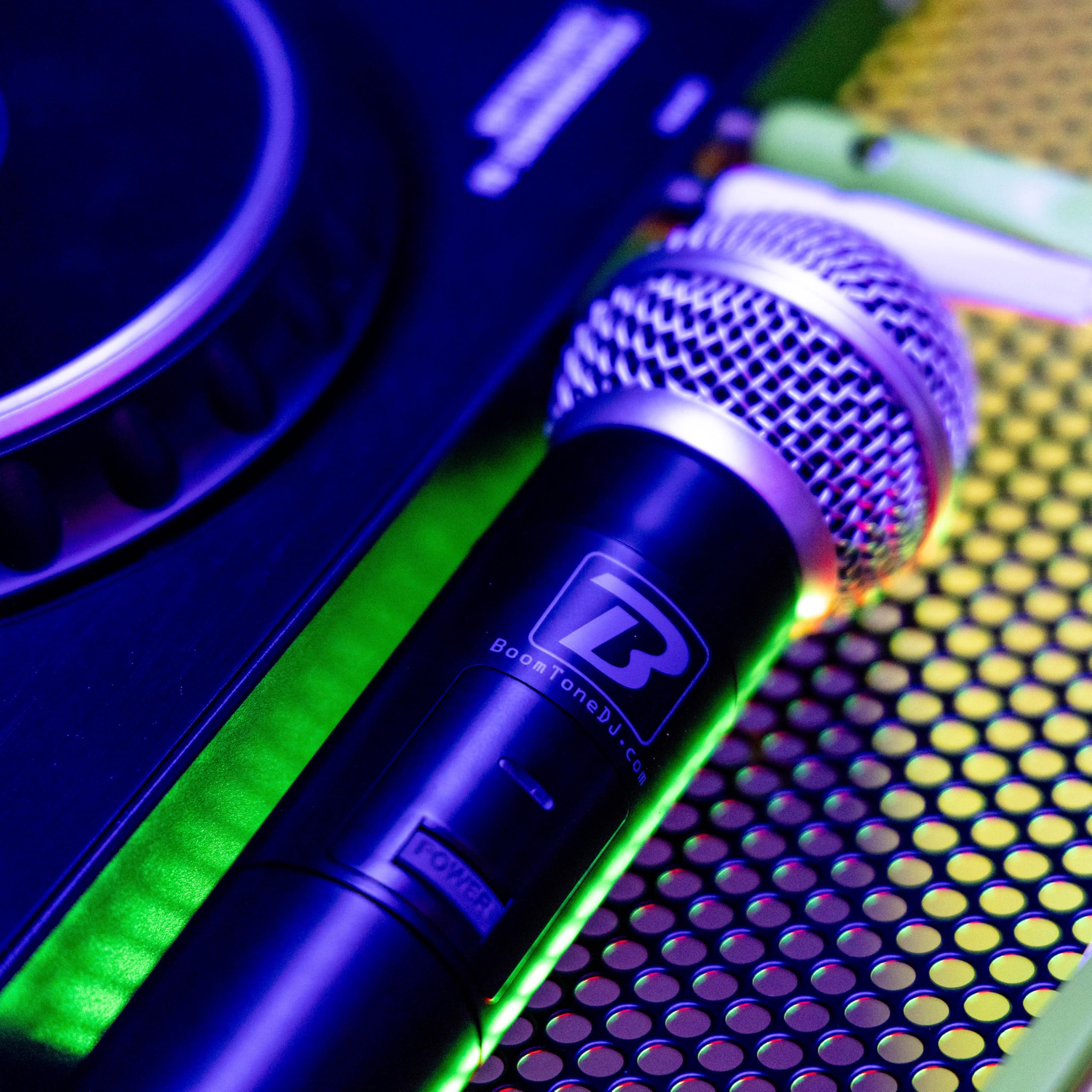 BoomToneDJ UHF Duo - Système Complet micros sans Fil UHF - 2 Microphones dynamiques Main - Double Canal - 663.5 et 682.2 MHz. Idéal pour Chant, Discours, Karaoke, Animation.