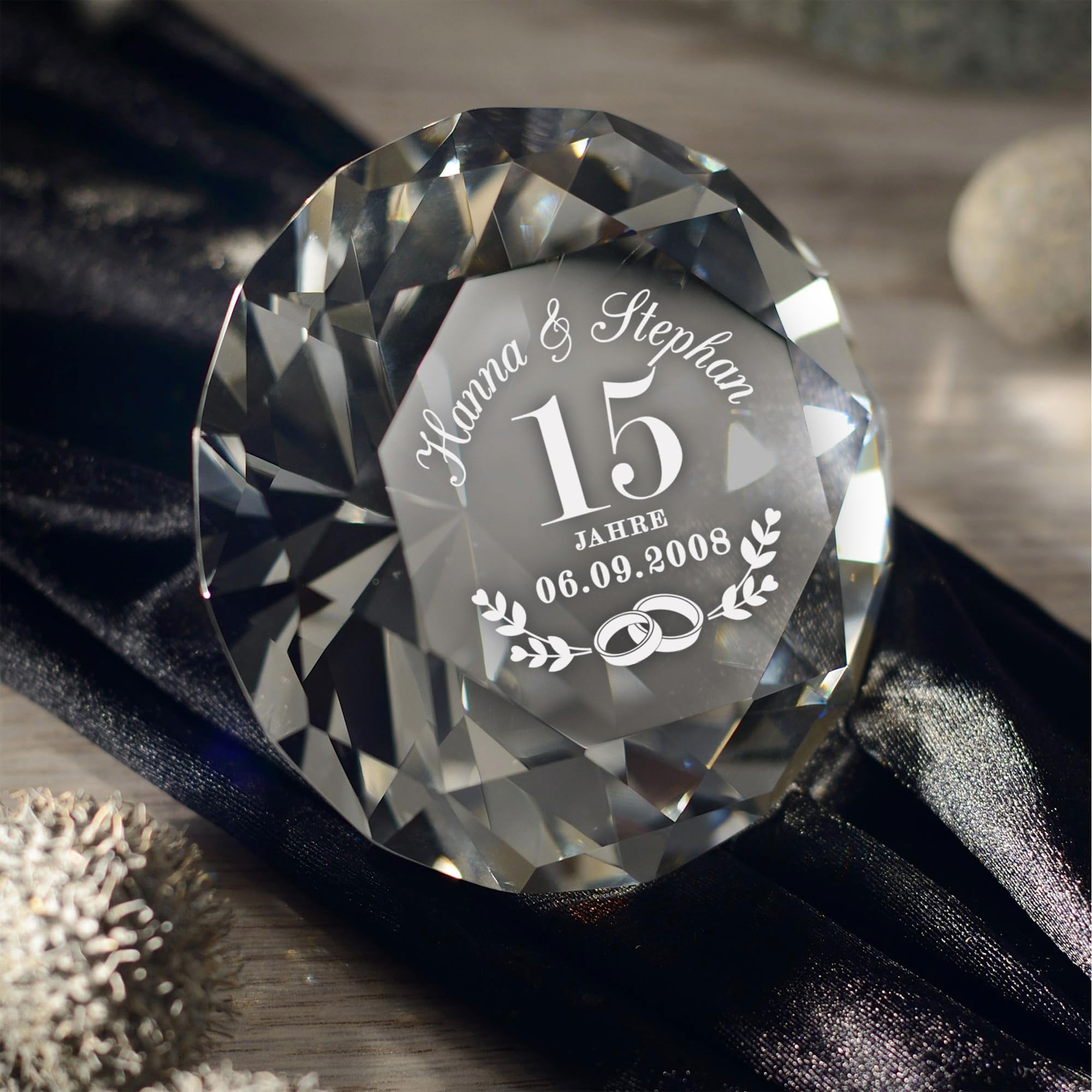 Casa Vivente Diamantförmiger Kristall aus Glas mit Gravur zur Kristallhochzeit, Personalisiert mit 2 Namen und Datum, Geschenk zum 15. Hochzeitstag, Kristall Hochzeit