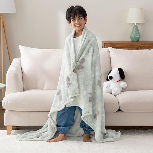 Miniatura 3 de Berkshire Blanket Peanuts VelvetLoft - Manta de felpa de Snoopy de gran tamaño para niños, Peanuts Snoopy Outta This World Seaglass (50 x 60