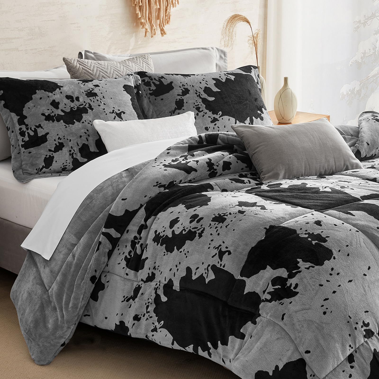 Petrichor Velvet Flannel Queen Comforter - Cow Print -11