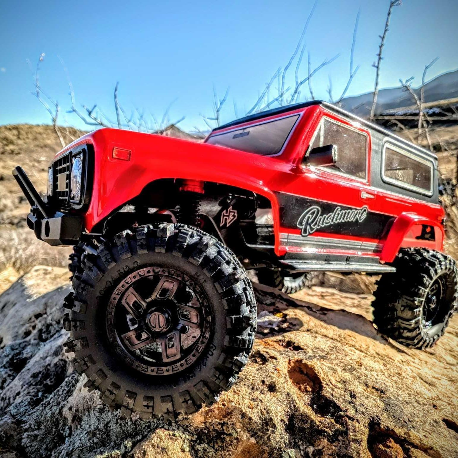 HOBBYPLUS CR-18P V3 bezszczotkowy Rushmore w kolorze czerwonym - skala 1/18 RC Truck Crawler z Off-Road RC Trucks Cechy, osie portalu i metalowe koła zębate - gotowy do jazdy, kompatybilny z 2S/3S