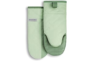 KitchenAid Beacon Green Oven Mitts: Guard Your Hands in Style