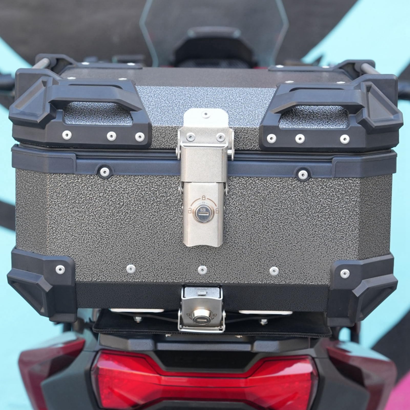aqxreight Kufer Górny Motocykla 25 L z Zamkiem Zabezpieczającym Wodoodporność Stop Aluminium Szybko Otwierany Kufer Górny na Materiał Bagażu Doskonałe Właściwości Aluminium, wytrzymałość,