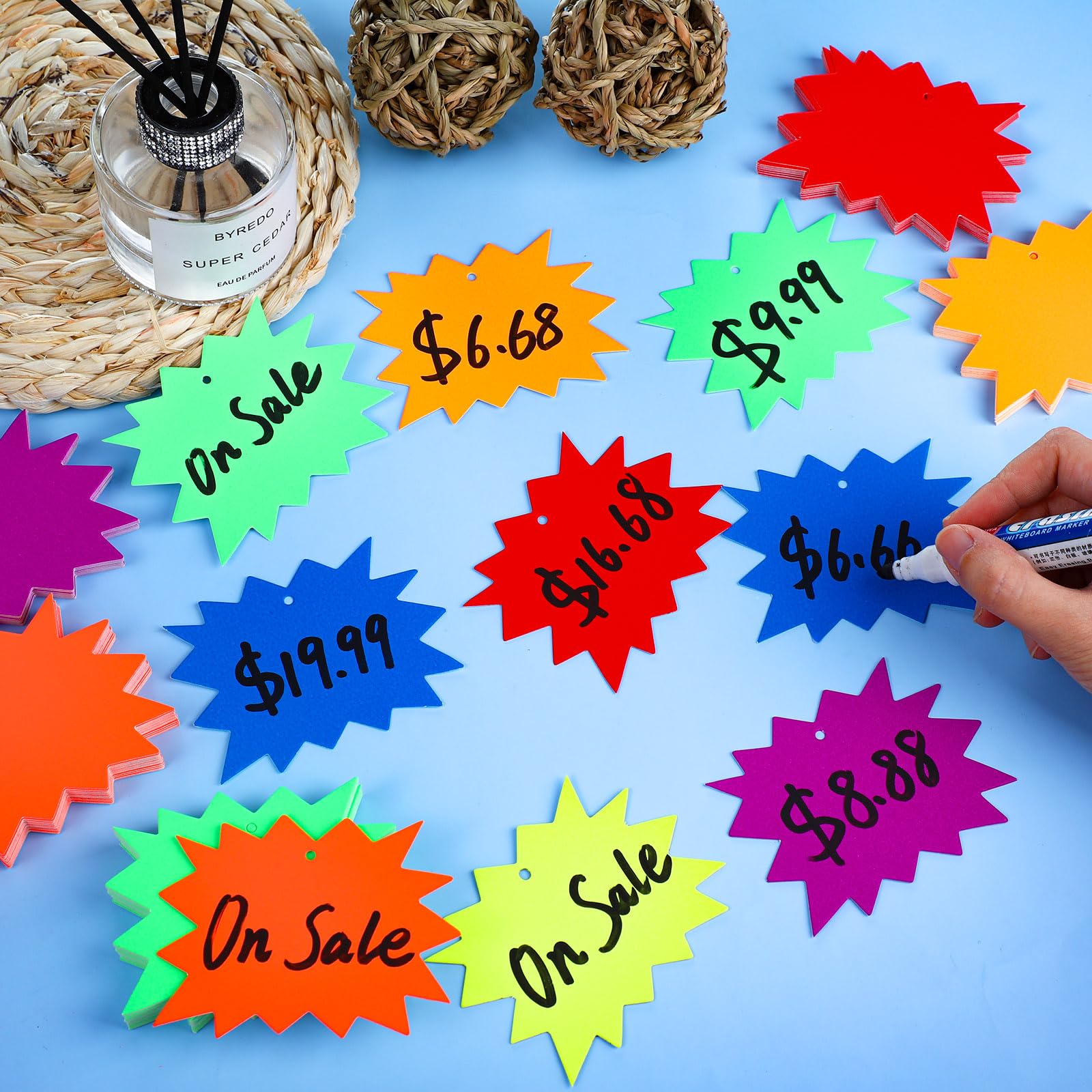 Harloon 1000 Sets Preisschilder mit Schnur 7,1 x 8,9 cm Starburst Preisschilder Papier beschreibbar blanko fluoreszierendes Hänge-Etikett mit Schnappnadel Schlaufenverschluss Nylonsaiten für