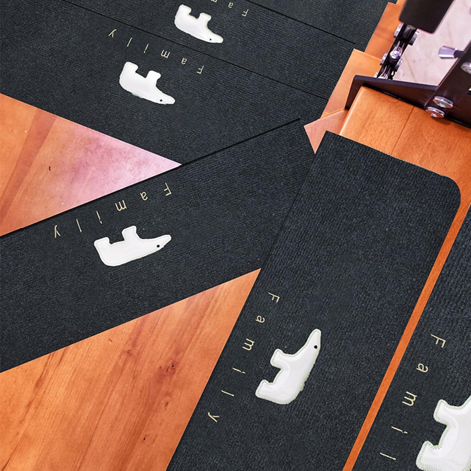 Lot de 15 dalles de moquette autocollantes antidérapantes pour marches en bois, protections d'intérieur douces, faciles à appliquer et à entretenir, parfaites pour la sécurité de la maison