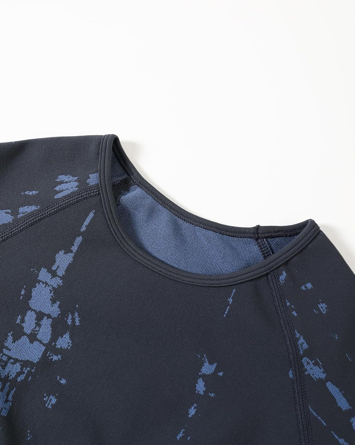 AUROLA Serpent Snake Long Sleeve Shirts for Women, Seamless Workout Crop Tops Crew Neck Cropped T Shirt Athletic Yoga - Image 4