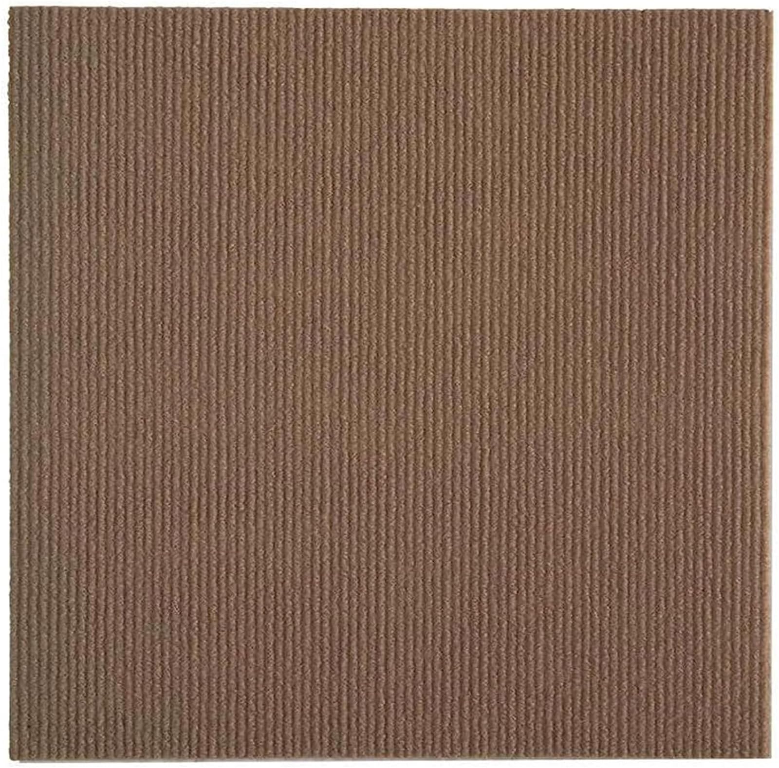 Dalles de moquette autocollantes pour rénover un sol abîmé sans colle | Dalles 30x30 marron