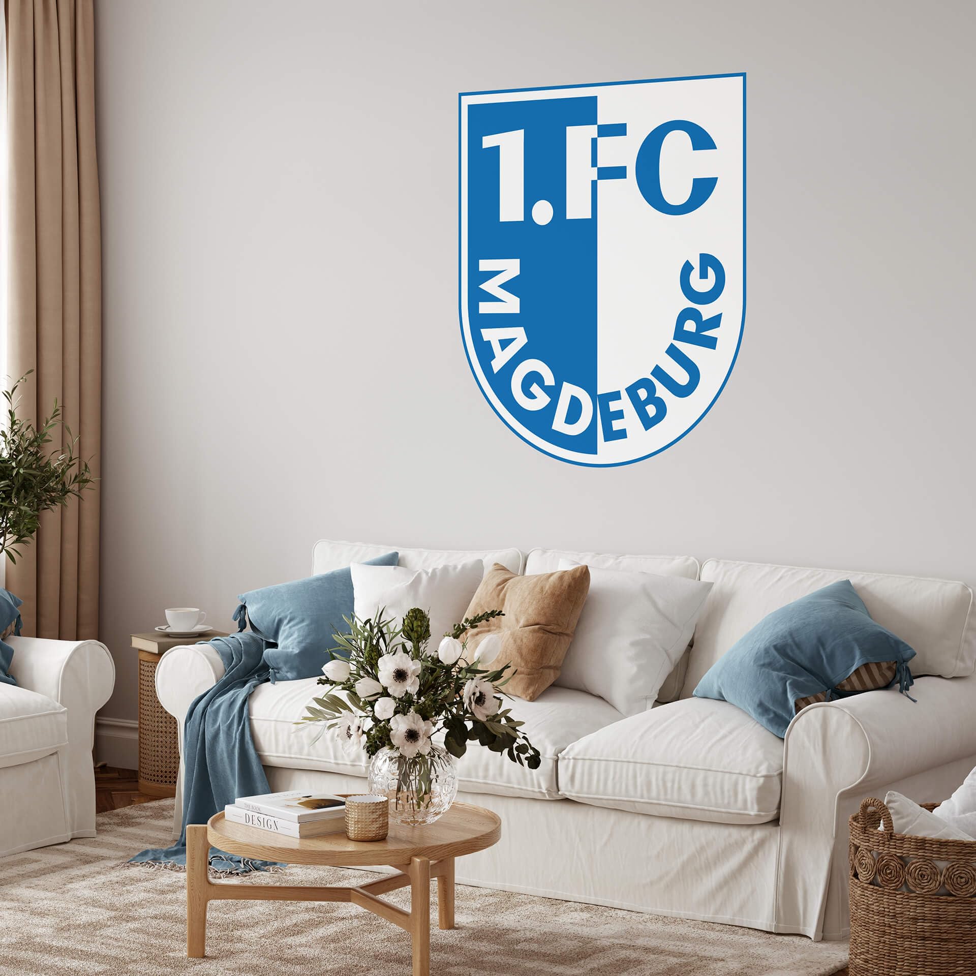 K&L Wall Art 1. FC Magdeburg Wandtattoo XXL Logo | Offizielle Fußball-Deko für Schlafzimmer, Wohnzimmer und Fanräume | XXL-Format (70x80 cm)