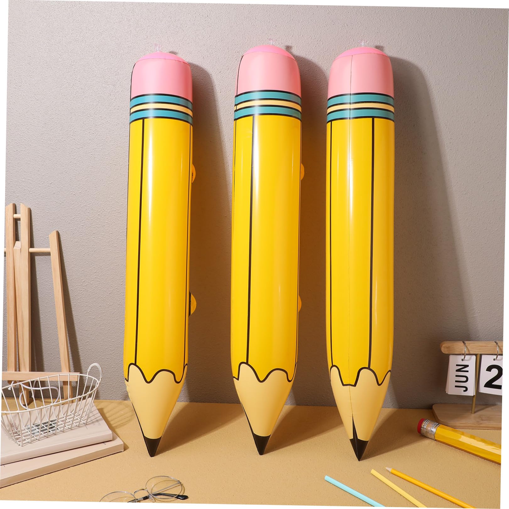 12 Stück Teiliges Aufblasbare Jumbo Bleistift Spielzeuge Extra Groß Robuste PVC Materialien Leicht und Realistisch als Klassenzimmerdekoration und Fotorequisite