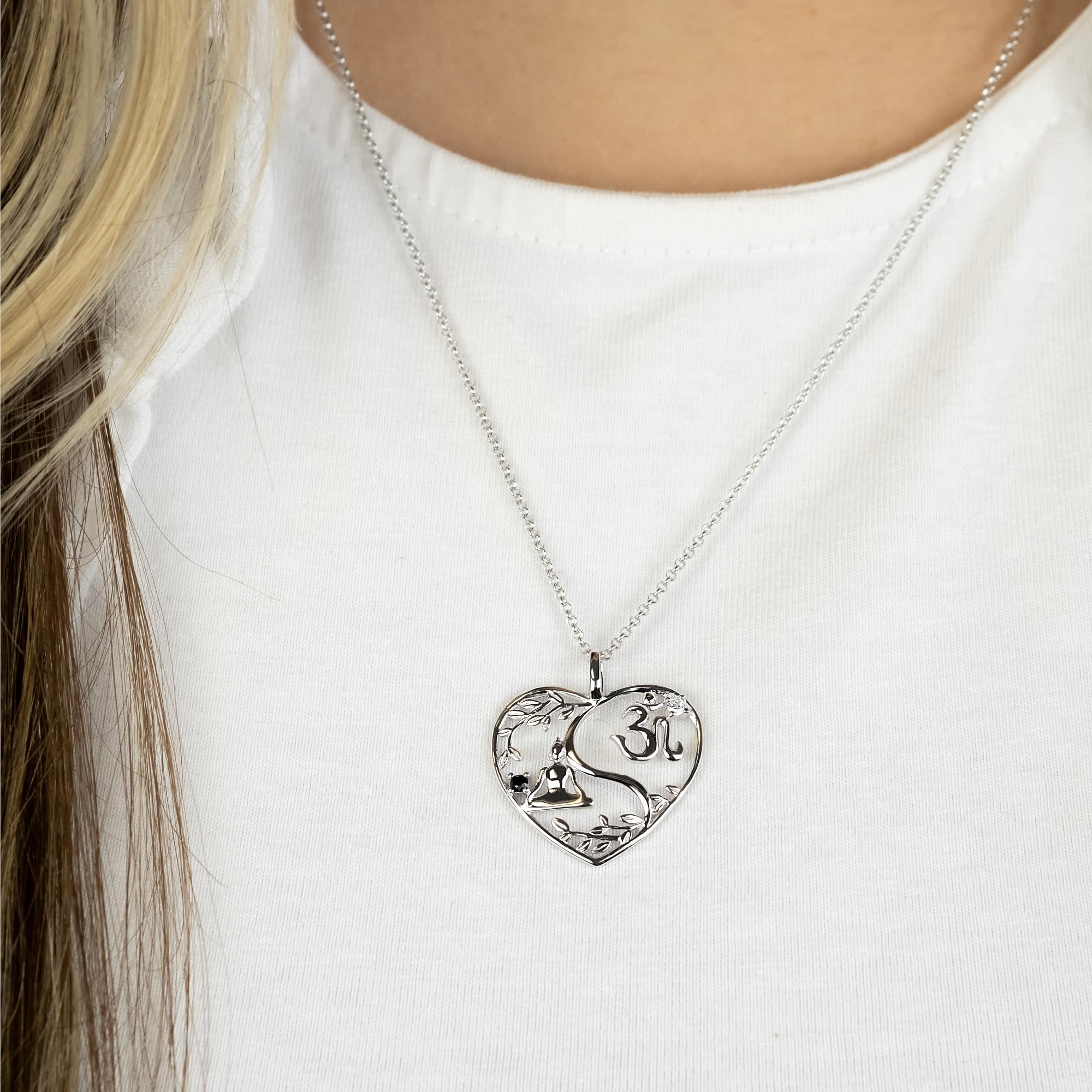 Engelsrufer Herz Buddha Om Kette Damen 925 Sterling Silber mit Zirkonia – Verstellbare Halskette 42–50 cm, Symbol Schmuck für Balance, Ruhe & innere Stärke