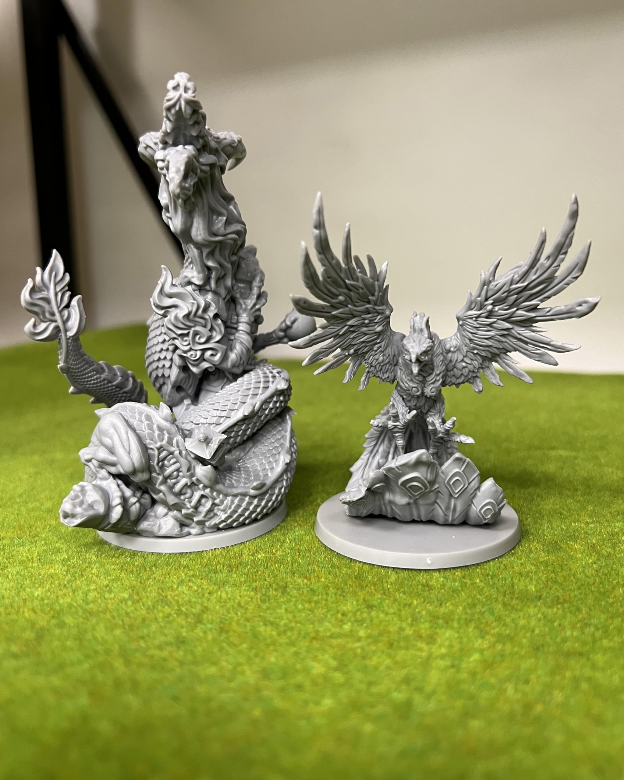 Asmodee Zombicide White Death - Divine Beasts - Abomination Pack, Espansione Gioco da Tavolo, 14+ Anni, 1-6 Giocatori, Edizione in Italiano