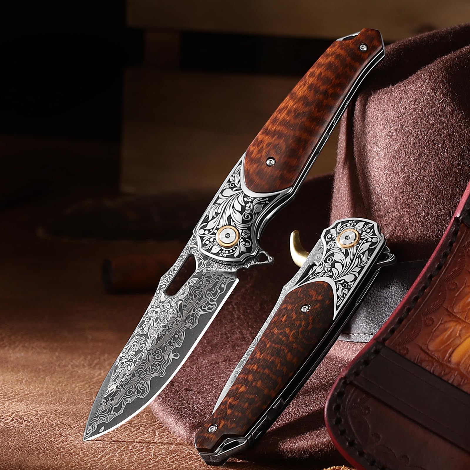 Handgefertigtes Klappmesser aus Damaszenerstahl，EDC-Taschenmesser für Männer und Frauen，Mit Lederscheide und Taschenclip, geeignet für Campingausflüge, Survival-Wanderungen, Angeln im Freien un