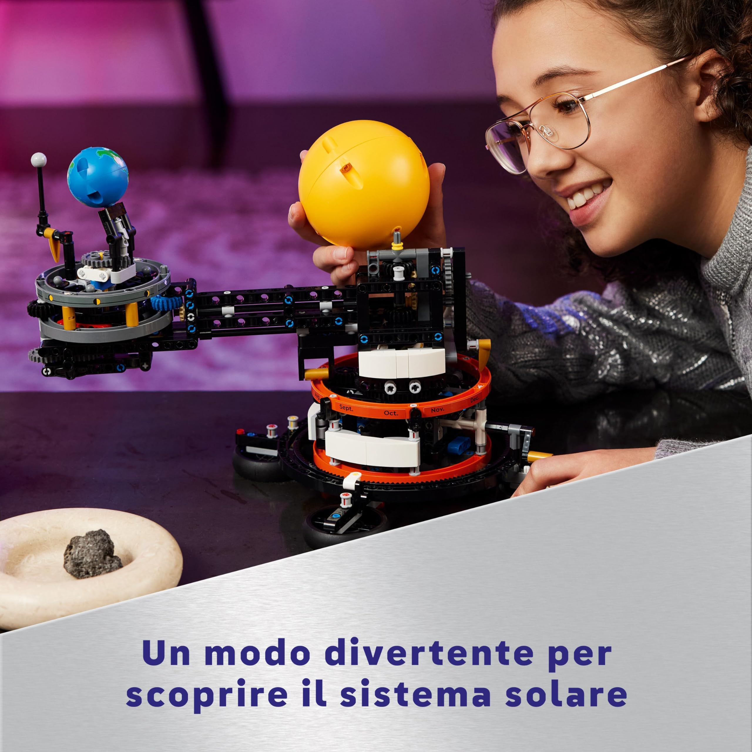 LEGO Technic Pianeta Terra e Luna in Orbita, Giochi Spaziali per Bambini e Bambine da 10 Anni in su, Sistema Solare Giocattolo da Costruire con Pianeti, Sole e Funzione di Rotazione, Idea Regalo 42179